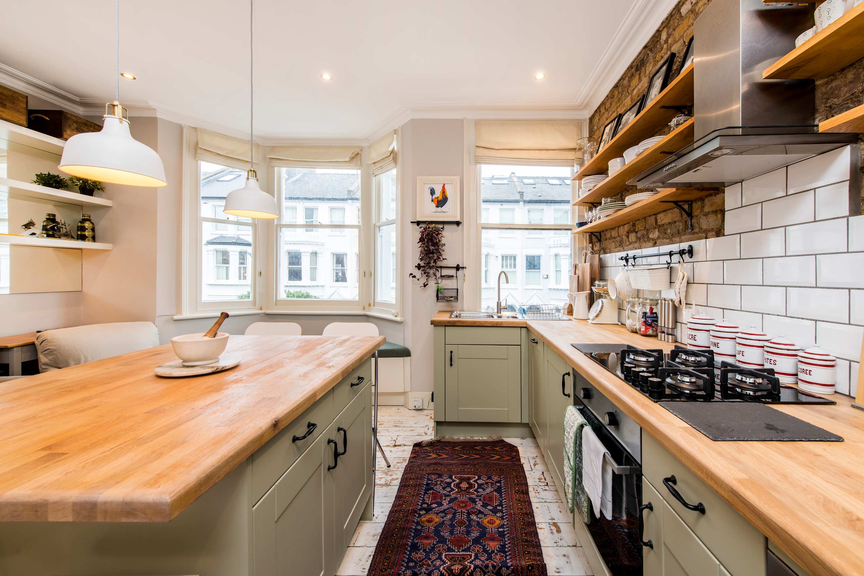 Stunning 2-bedroom flat in Fulham in Tournay Road 27 SW6 7UG - Property image 8 - VivreStays