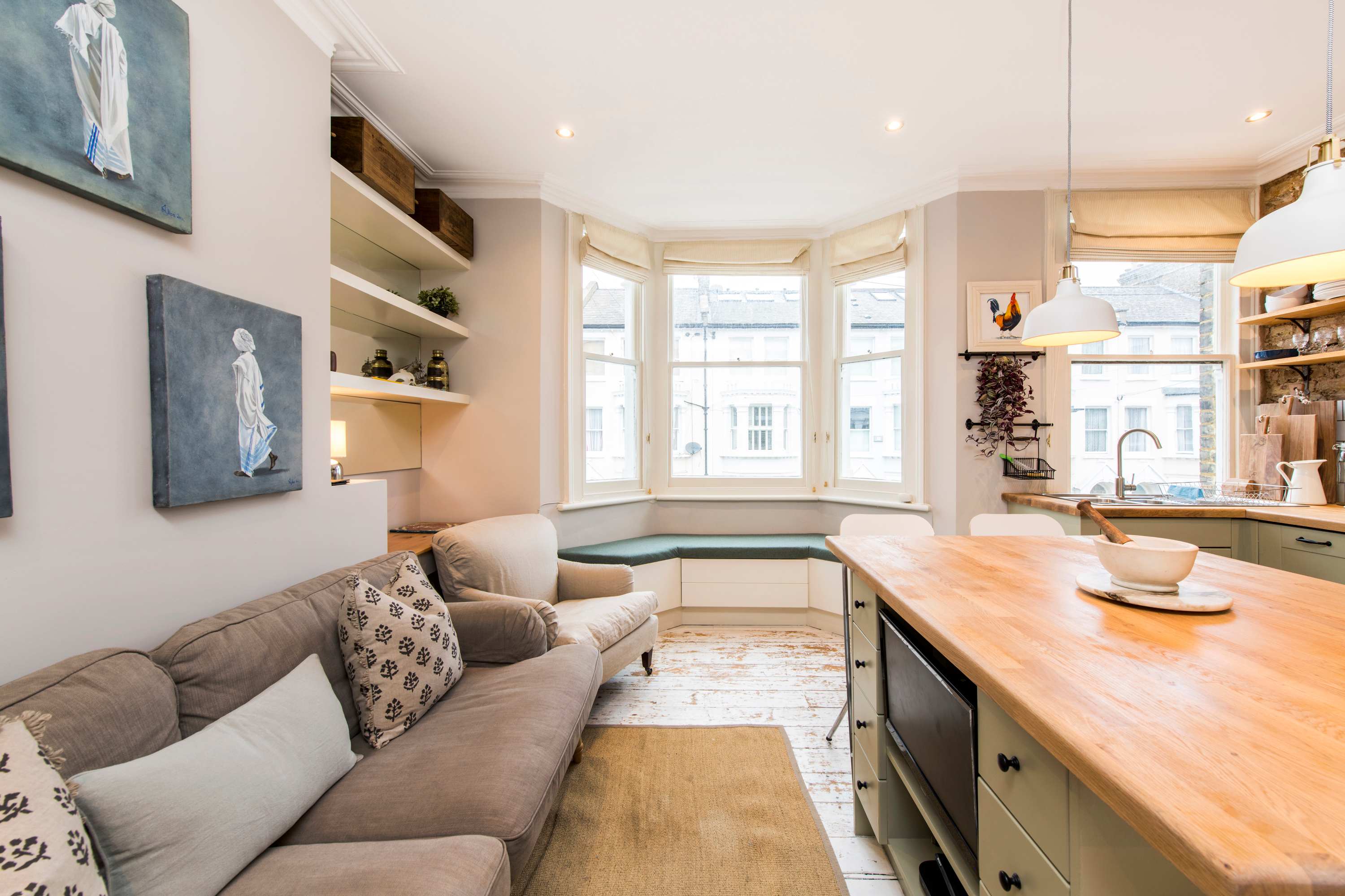 Stunning 2-bedroom flat in Fulham in Tournay Road 27 SW6 7UG - Property image 10 - VivreStays