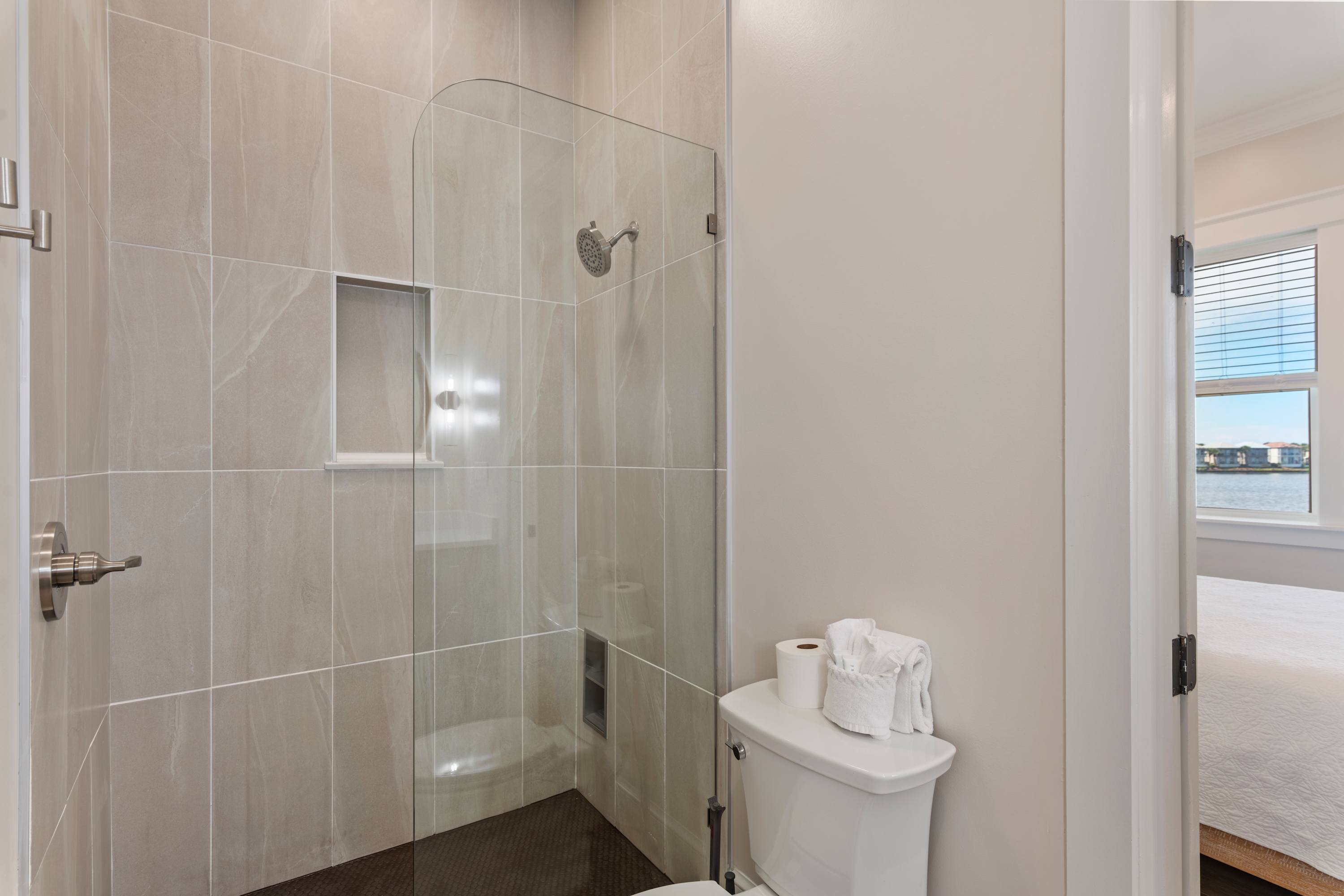 Luxury Waterfront, Heated Pool | Sea Glass