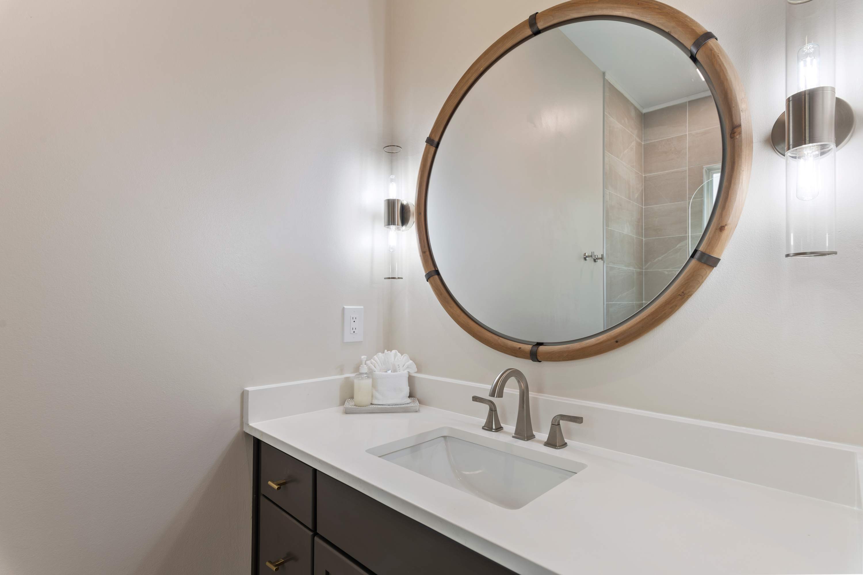 Luxury Waterfront, Heated Pool | Sea Glass