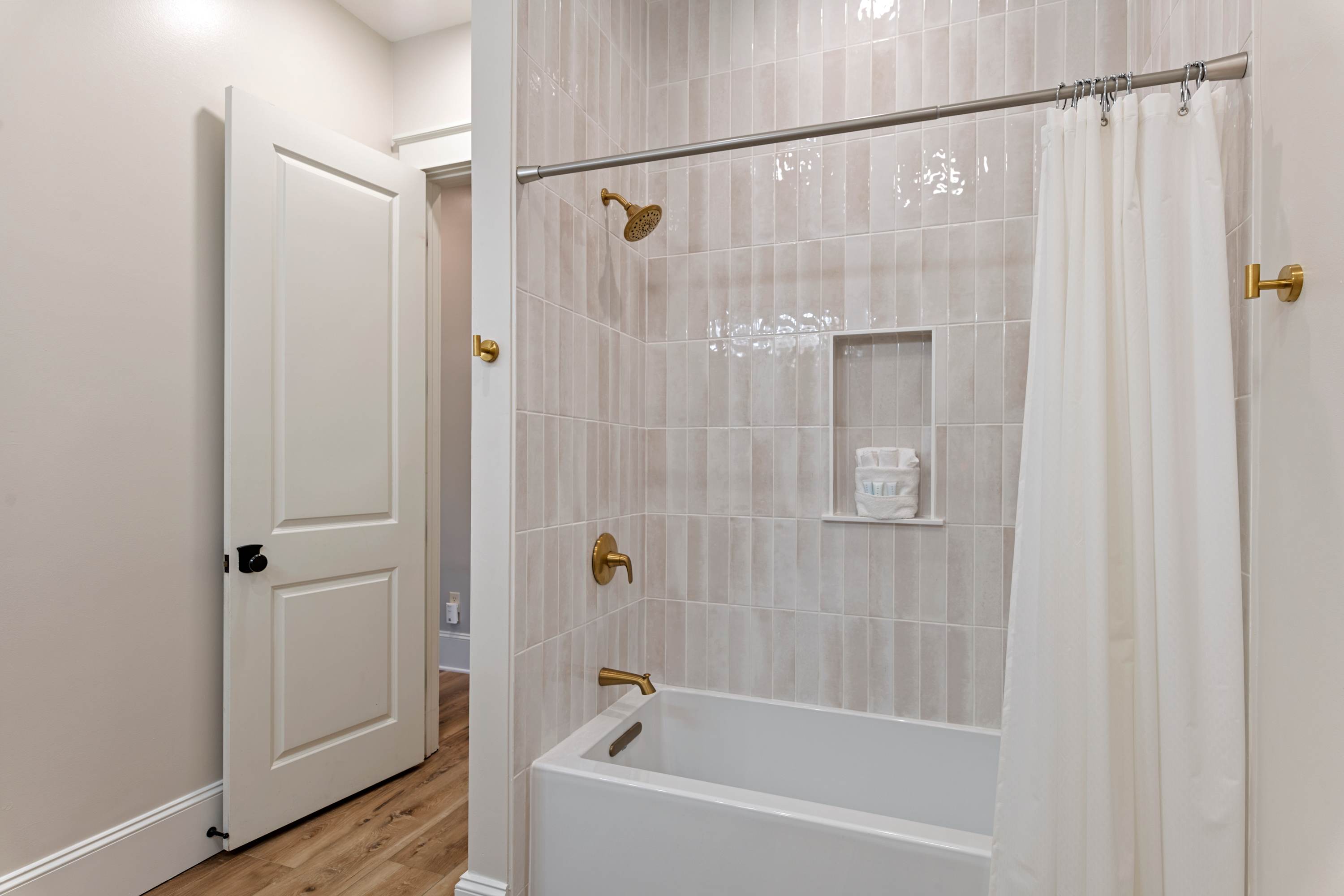 Luxury Waterfront, Heated Pool | Sea Glass