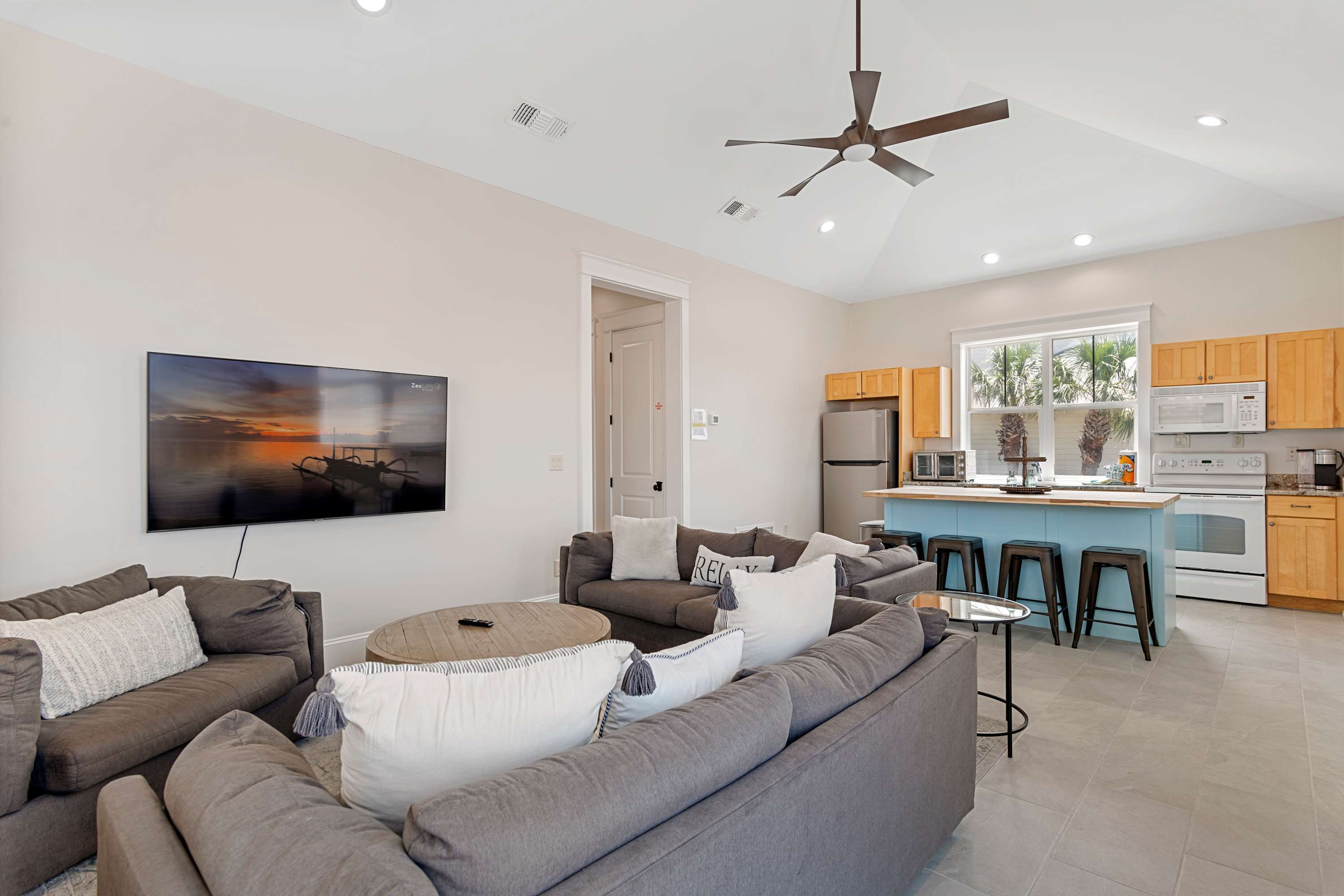 Luxury Waterfront, Heated Pool | Sea Glass