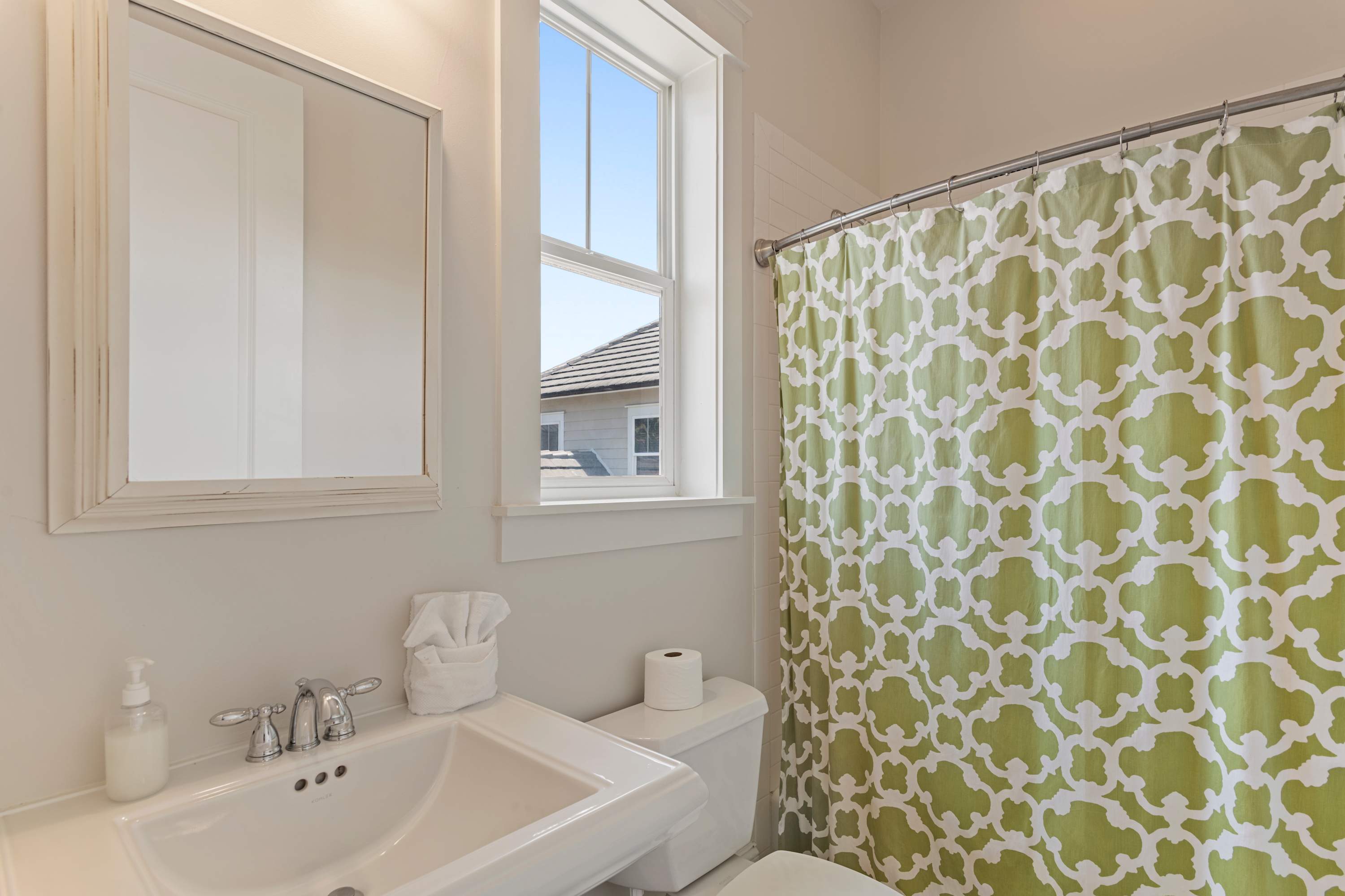 Luxury Waterfront, Heated Pool | Sea Glass
