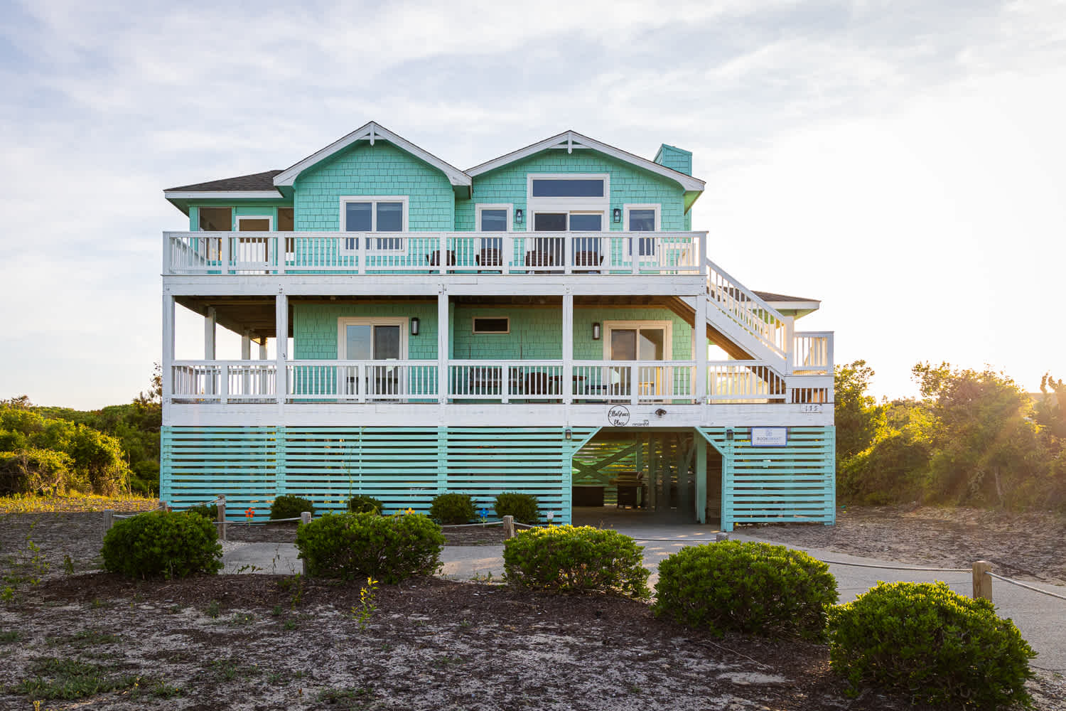 Steps to Beach, Heated Pool, Hot Tub, Pet Friendly — Southern Shores, NC — vacation rental