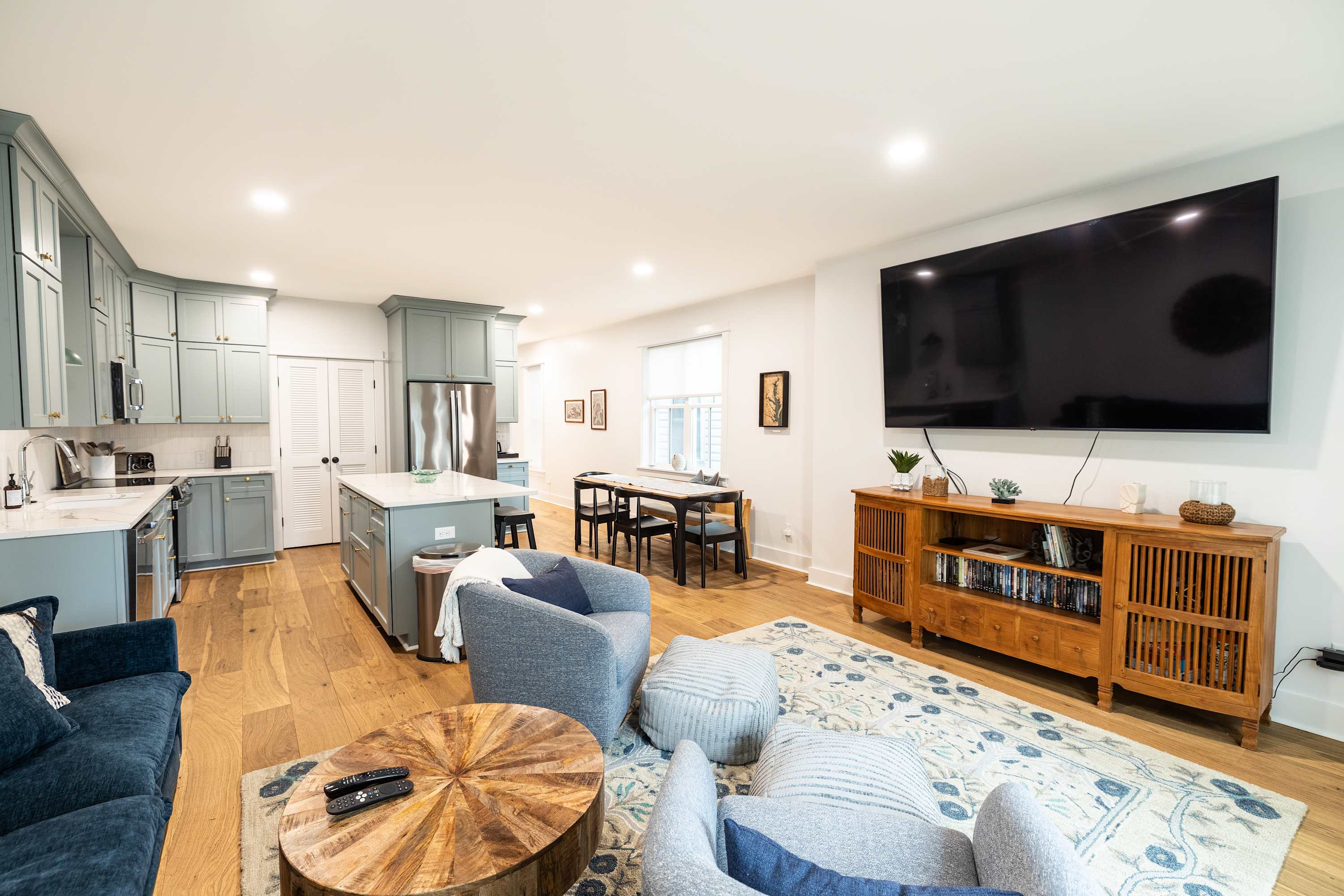 Overview of living, kitchen and dining areas