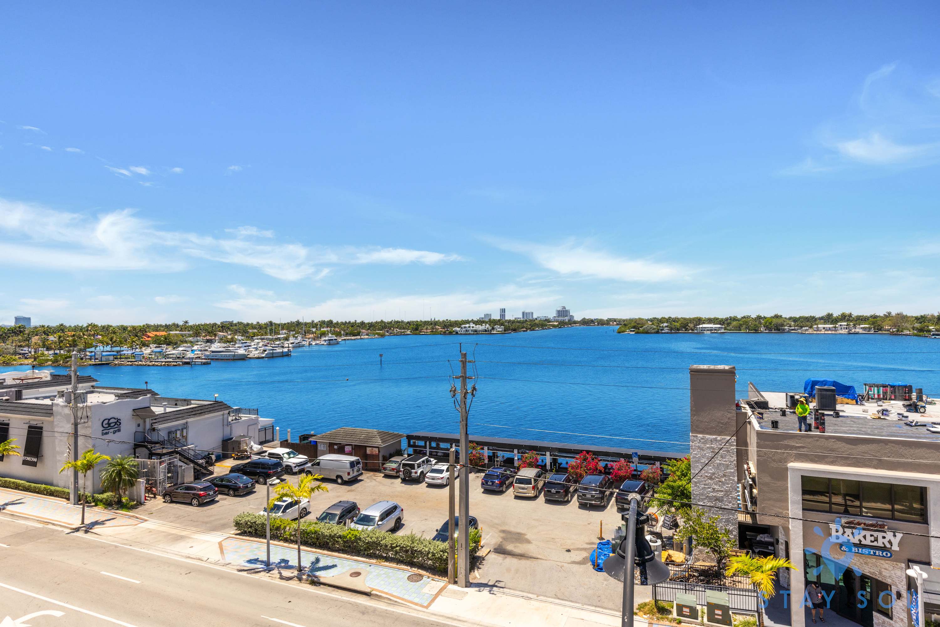 Bay View+ Rooftop Pool| Hollywood Beach Broad–walk
