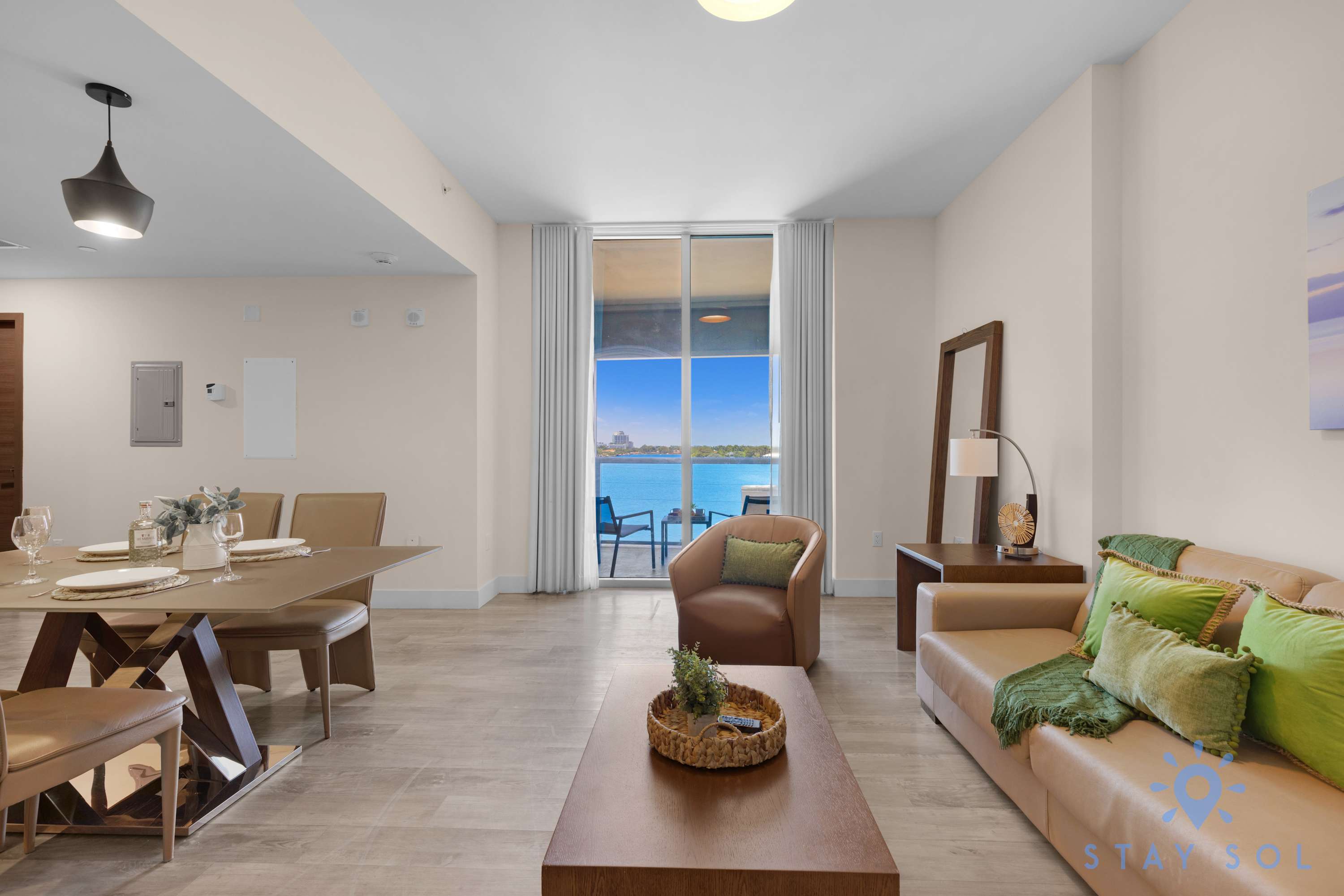 Stunning Bay View|Amazing Pool+Gym|Hollywood Beach