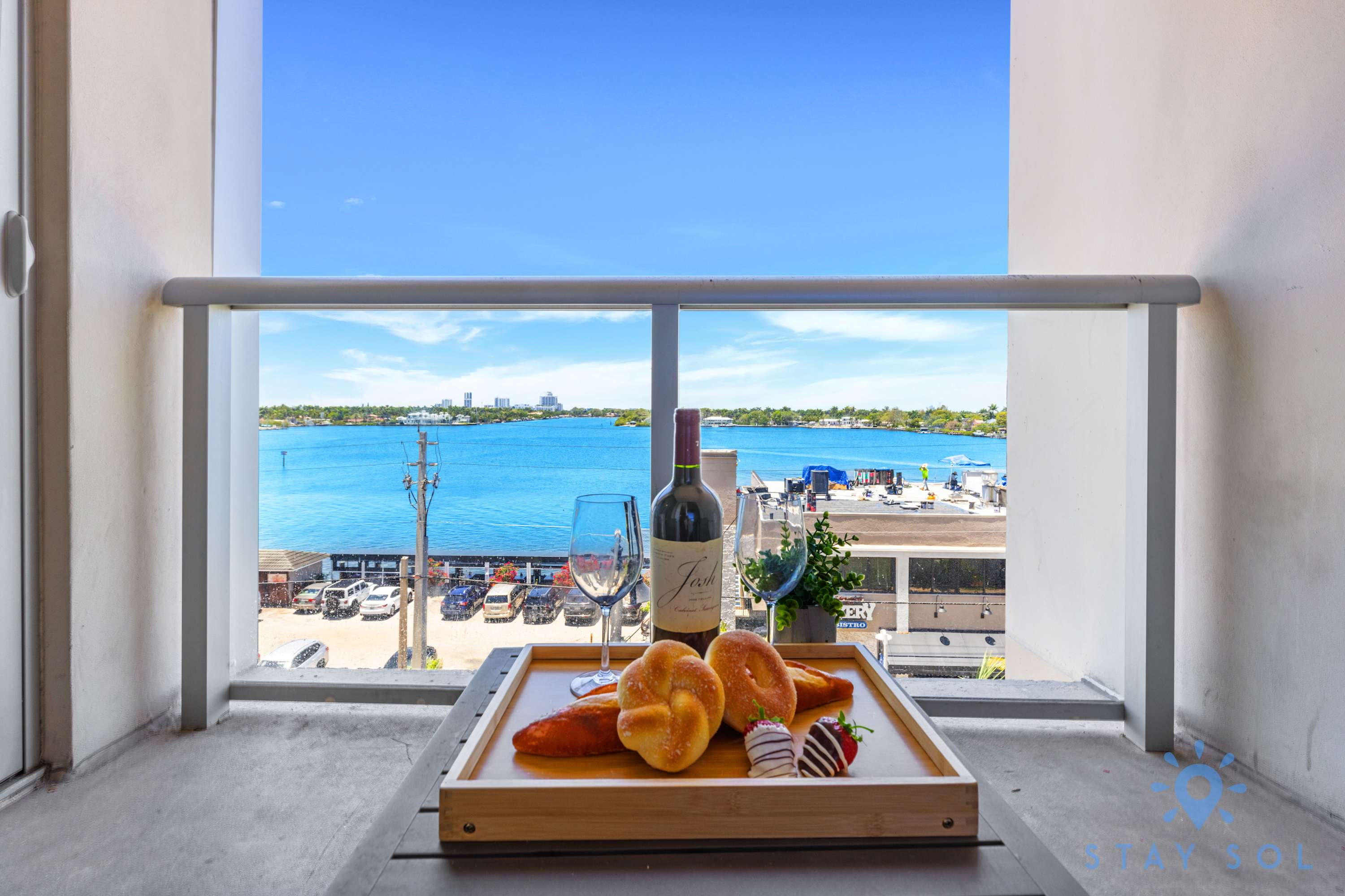 Bay View + Rooftop Pool|Hollywood Beach Broad–walk