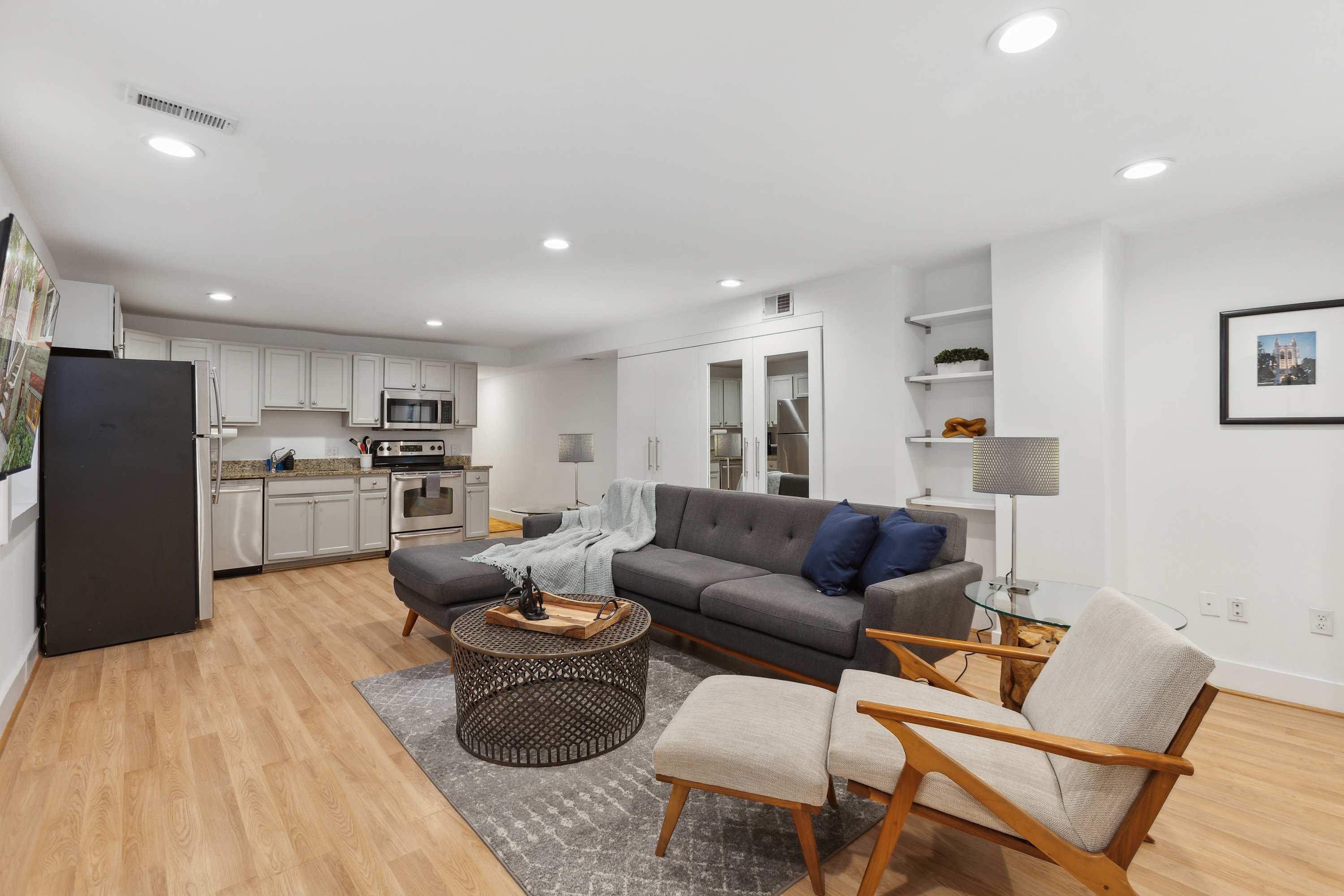 Free Parking! Large, 2BR/1.5BA with AC/TV/Internet