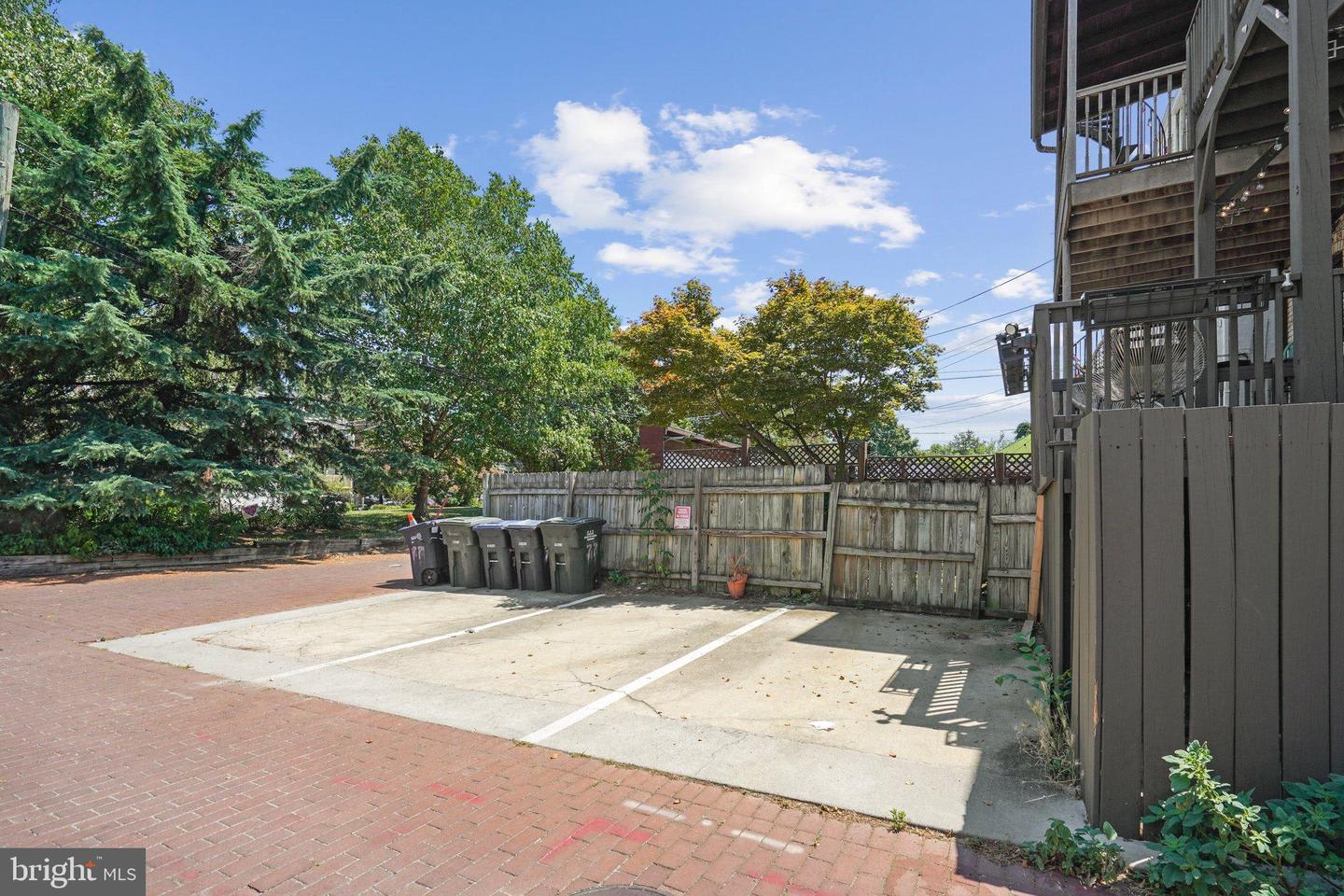 Free Parking! Large, 2BR/1.5BA with AC/TV/Internet