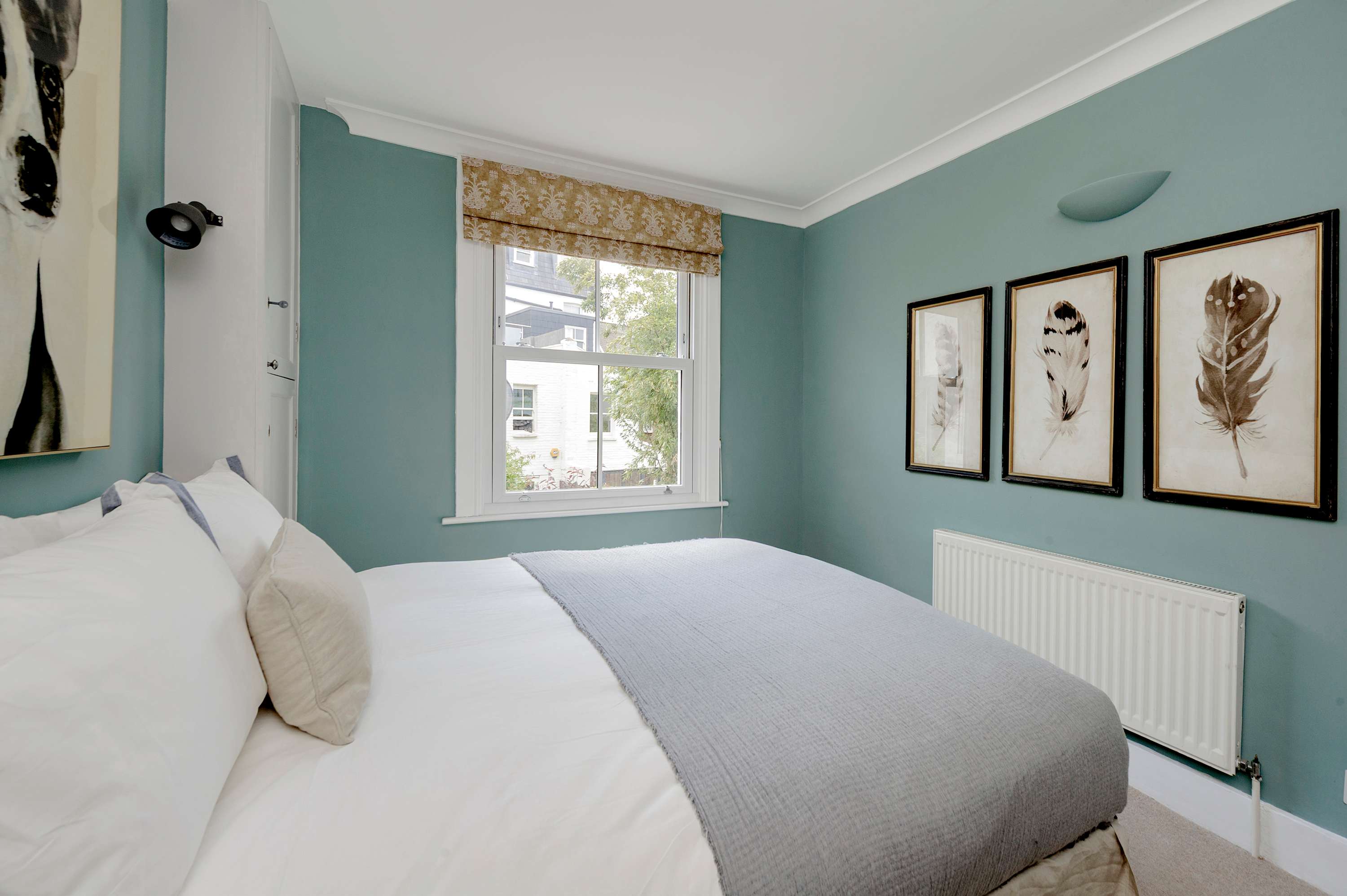 Stunning 2-bedroom flat in Fulham in Tournay Road 27 SW6 7UG - Property image 5 - VivreStays