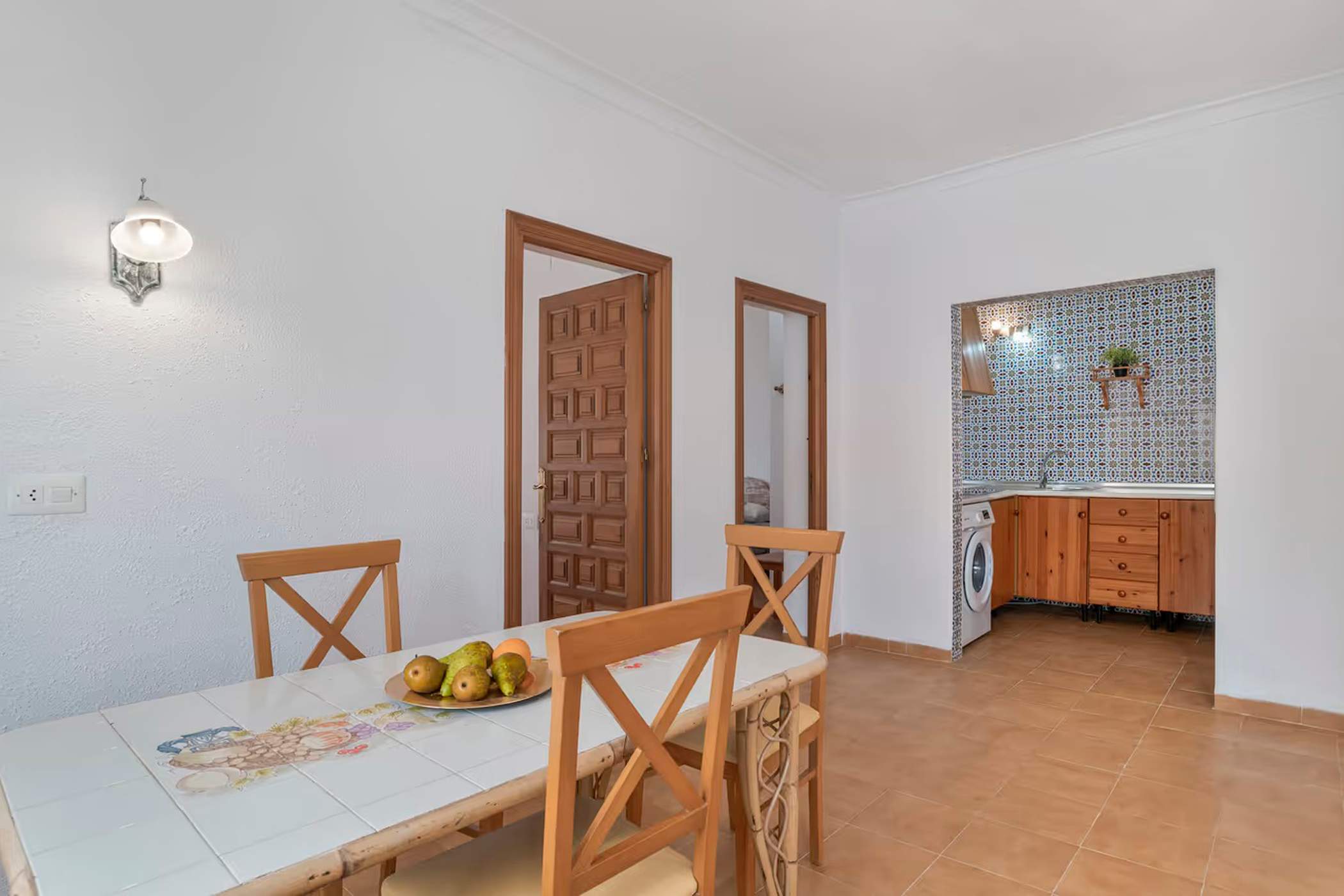 Apartamento accesible en Conil con piscina compartida, parking y jardín privado - image 7