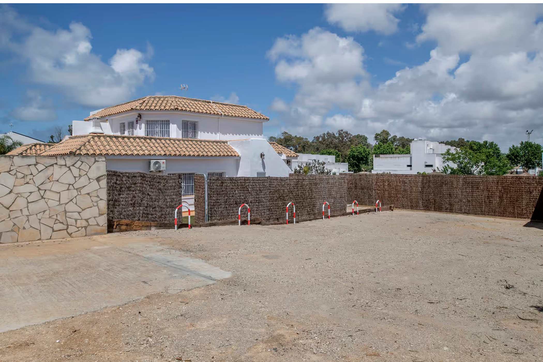 Apartamento accesible en Conil con piscina compartida, parking y jardín privado - image 26