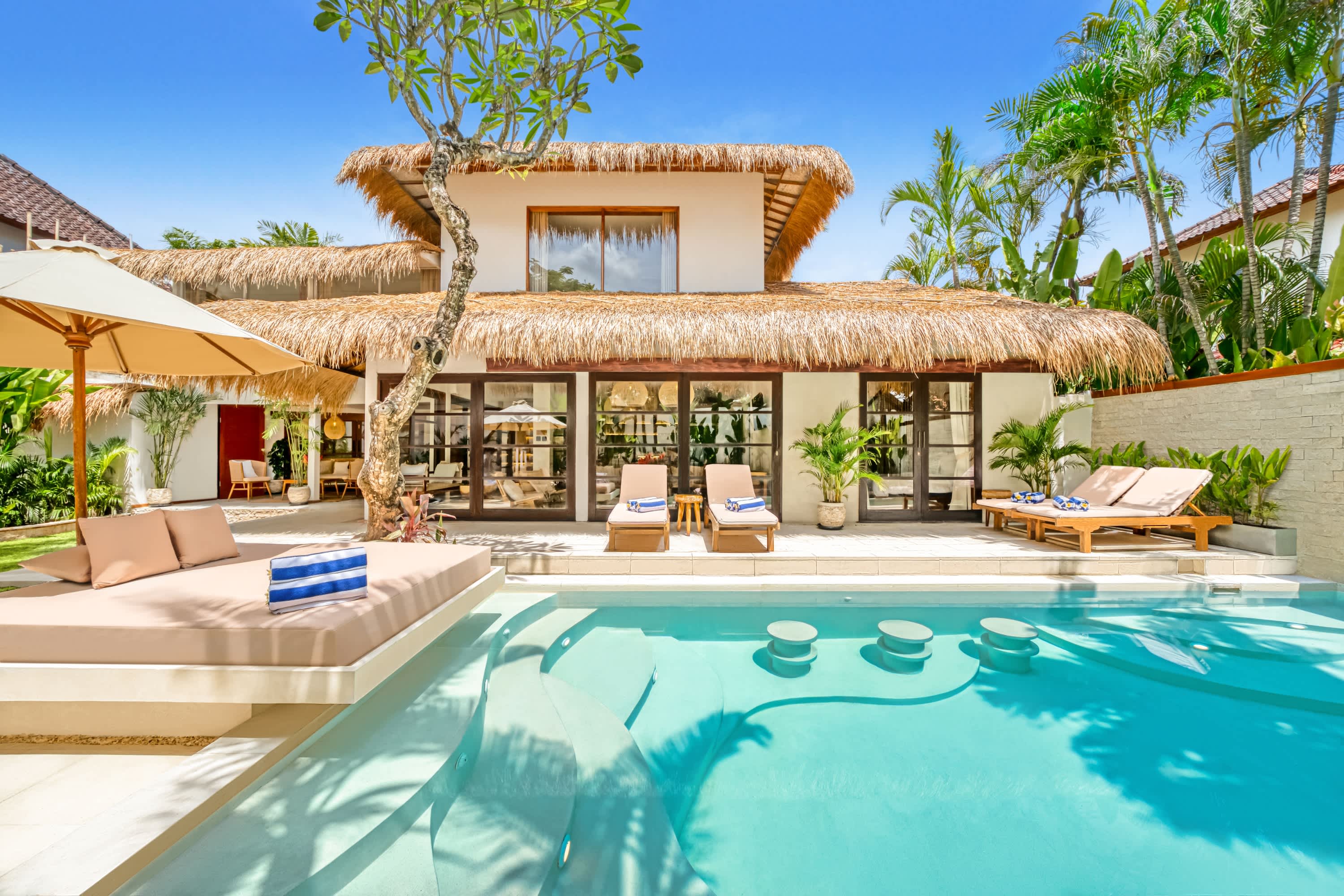 Villa Aurora - 6BDR, near beach, big pool & garden — Kuta, Bali — vacation rental