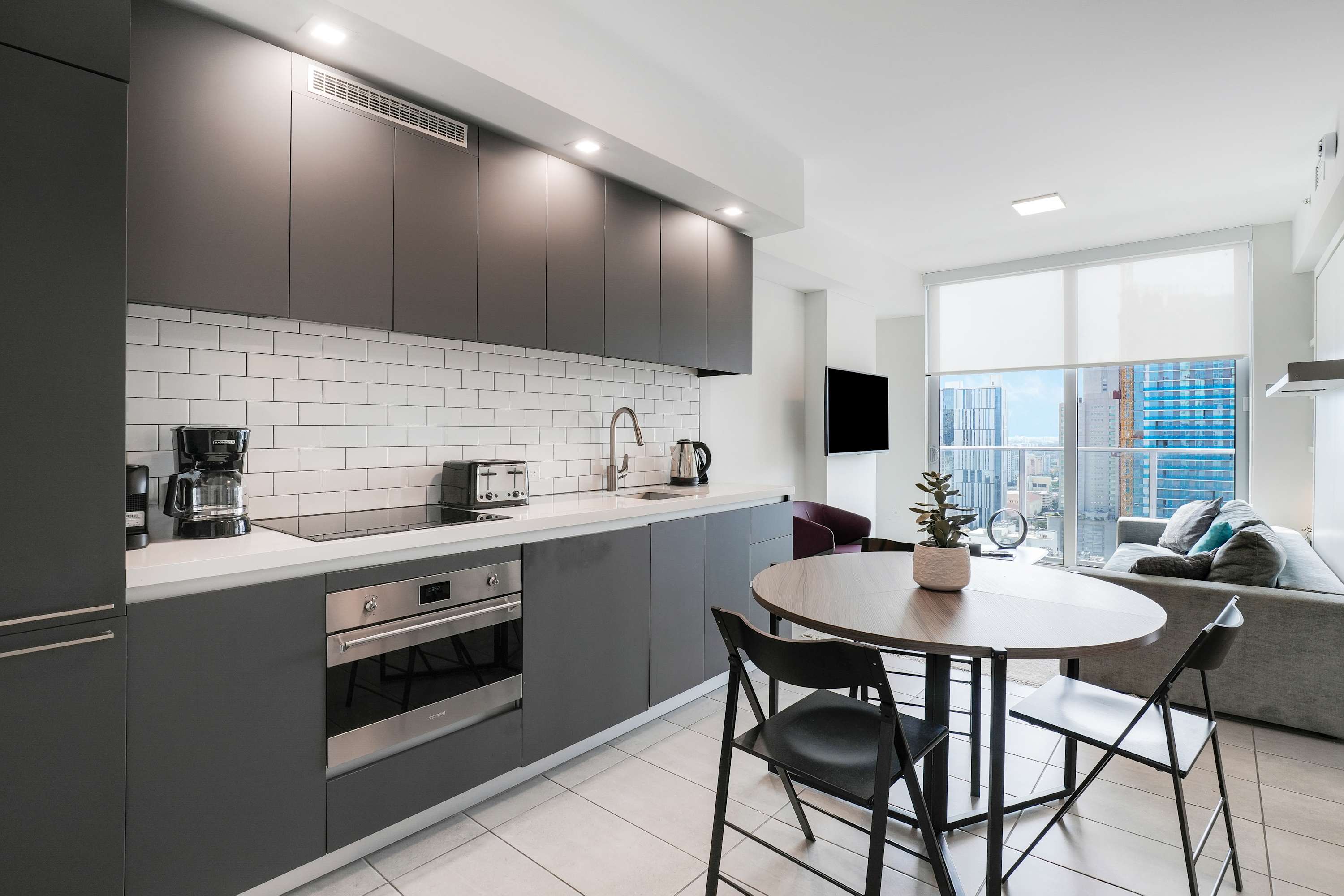 Luxury Condo | Rooftop Pool & Gym
