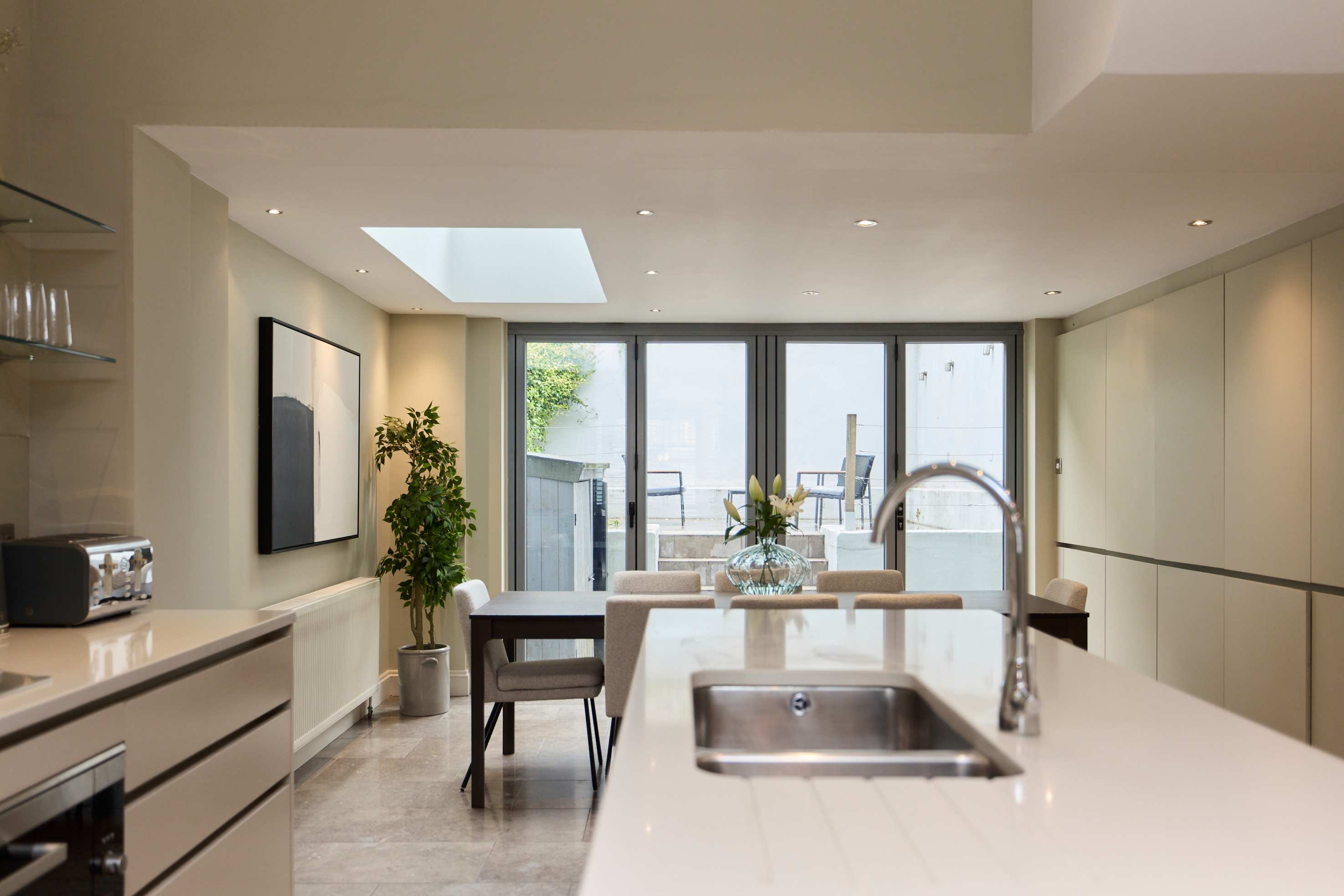 Redbrick on Langton in Langton Street 29 SW10 0JL - Property image 18 - VivreStays