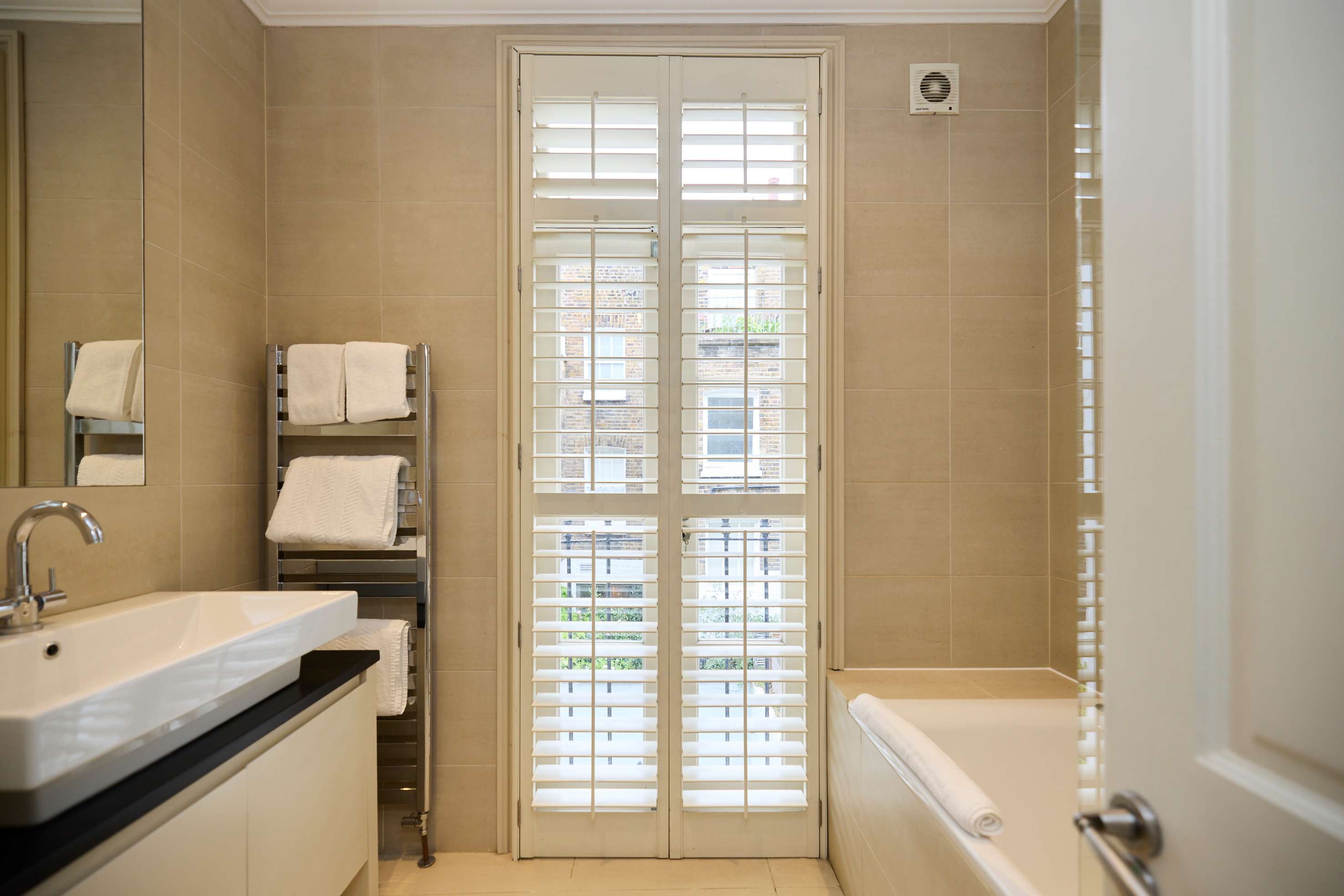 Redbrick on Langton in Langton Street 29 SW10 0JL - Property image 35 - VivreStays