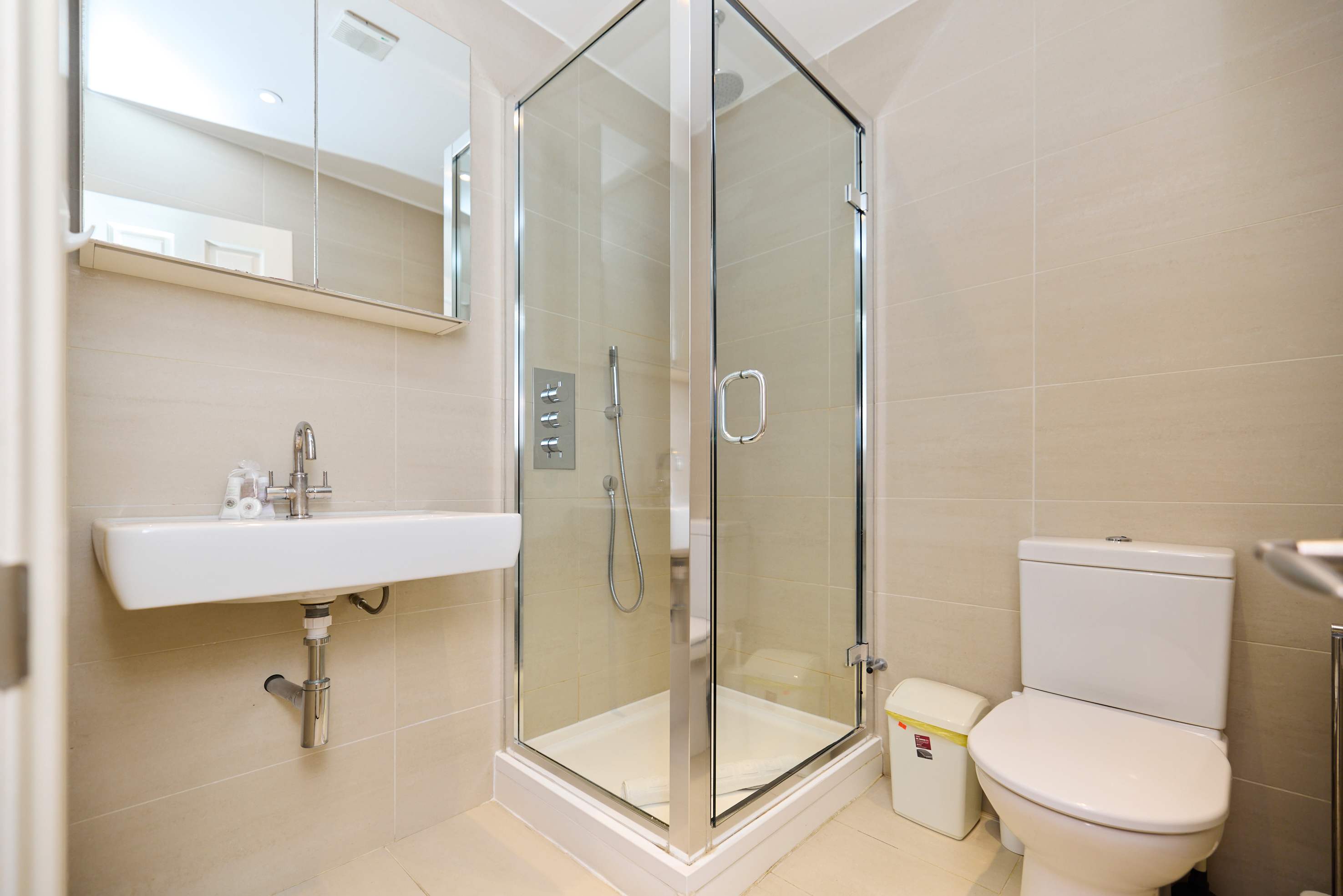 Redbrick on Langton in Langton Street 29 SW10 0JL - Property image 43 - VivreStays