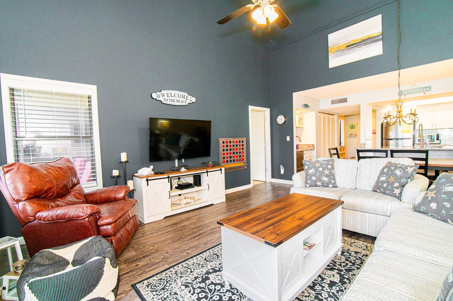 Shore Dr Lake View Retreat w Pools and Pickleball