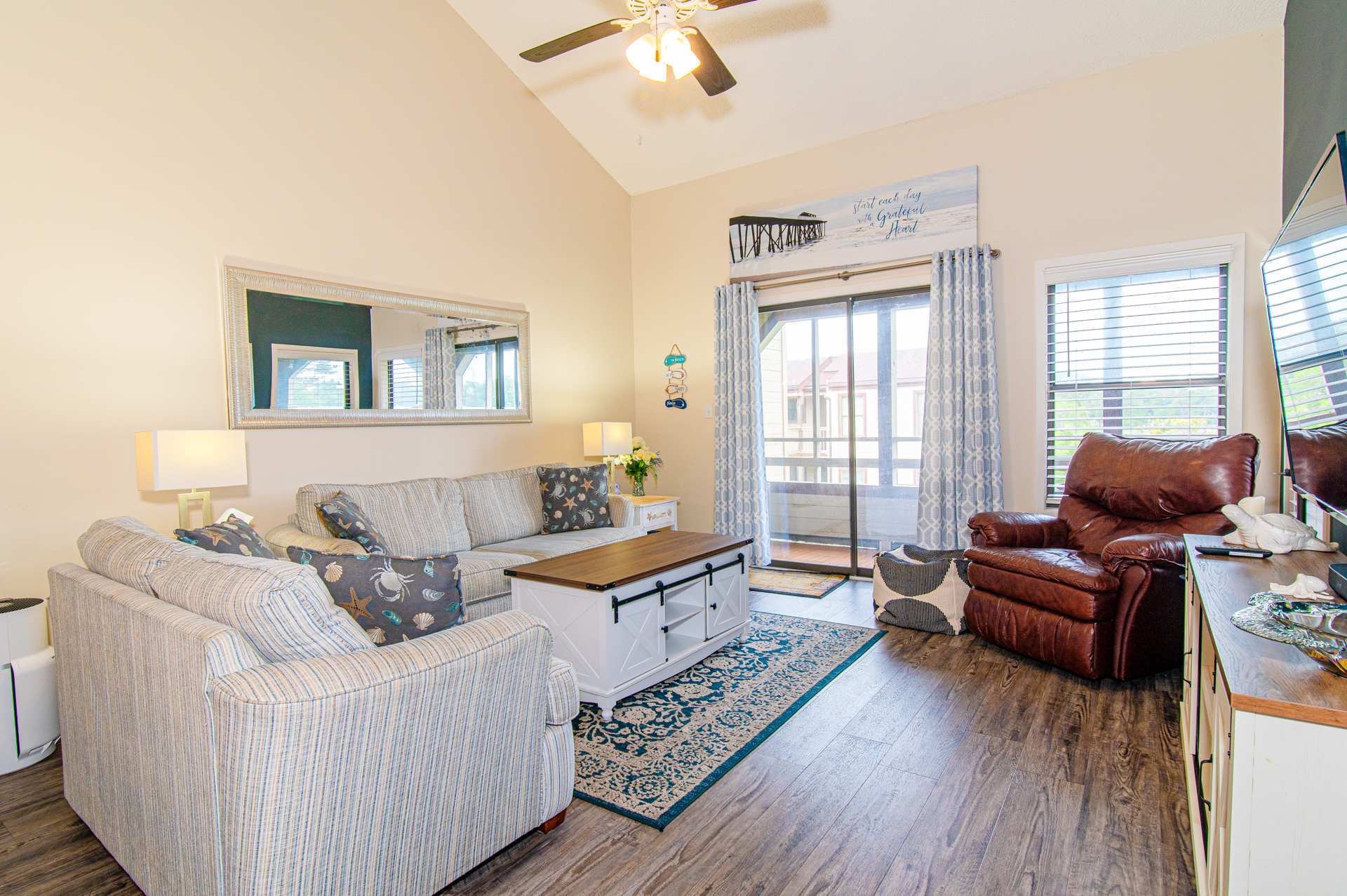 Shore Dr Lake View Retreat w Pools and Pickleball