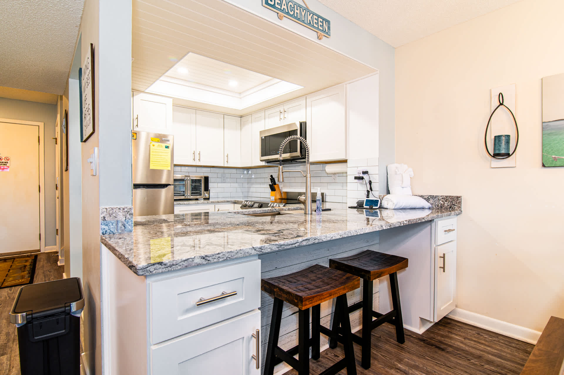 Shore Dr Lake View Retreat w Pools and Pickleball