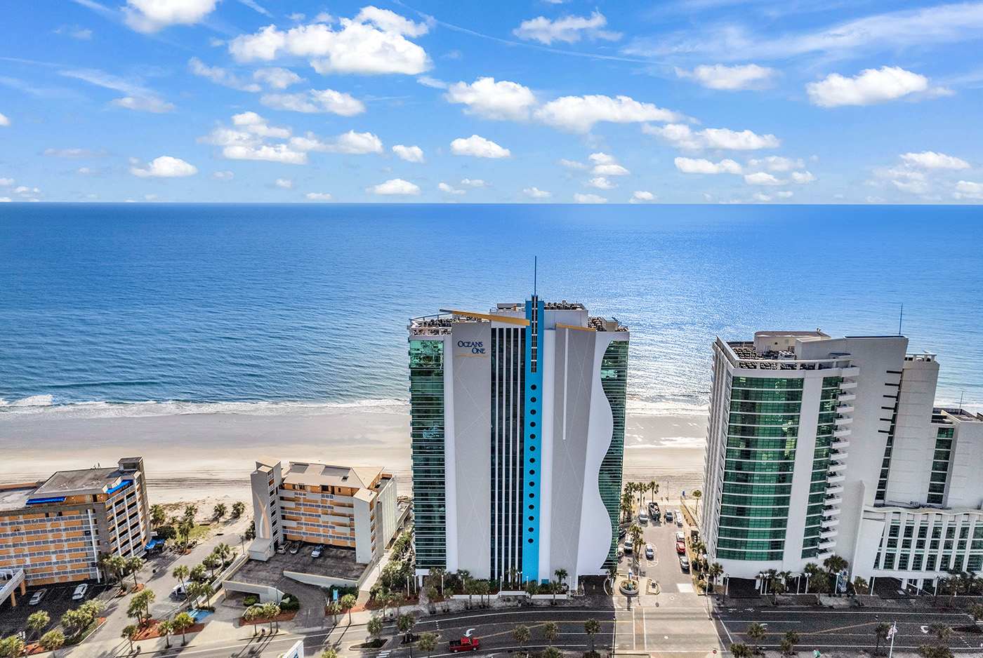 Fully Updated 1BR Oceanfront Oasis at Oceans One | Photo 34