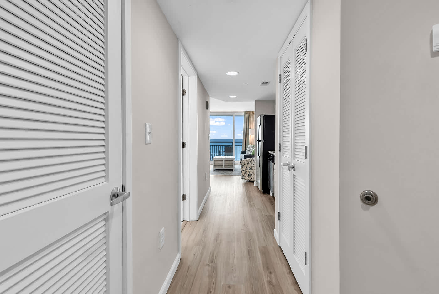 Fully Updated 1BR Oceanfront Oasis at Oceans One | Photo 8