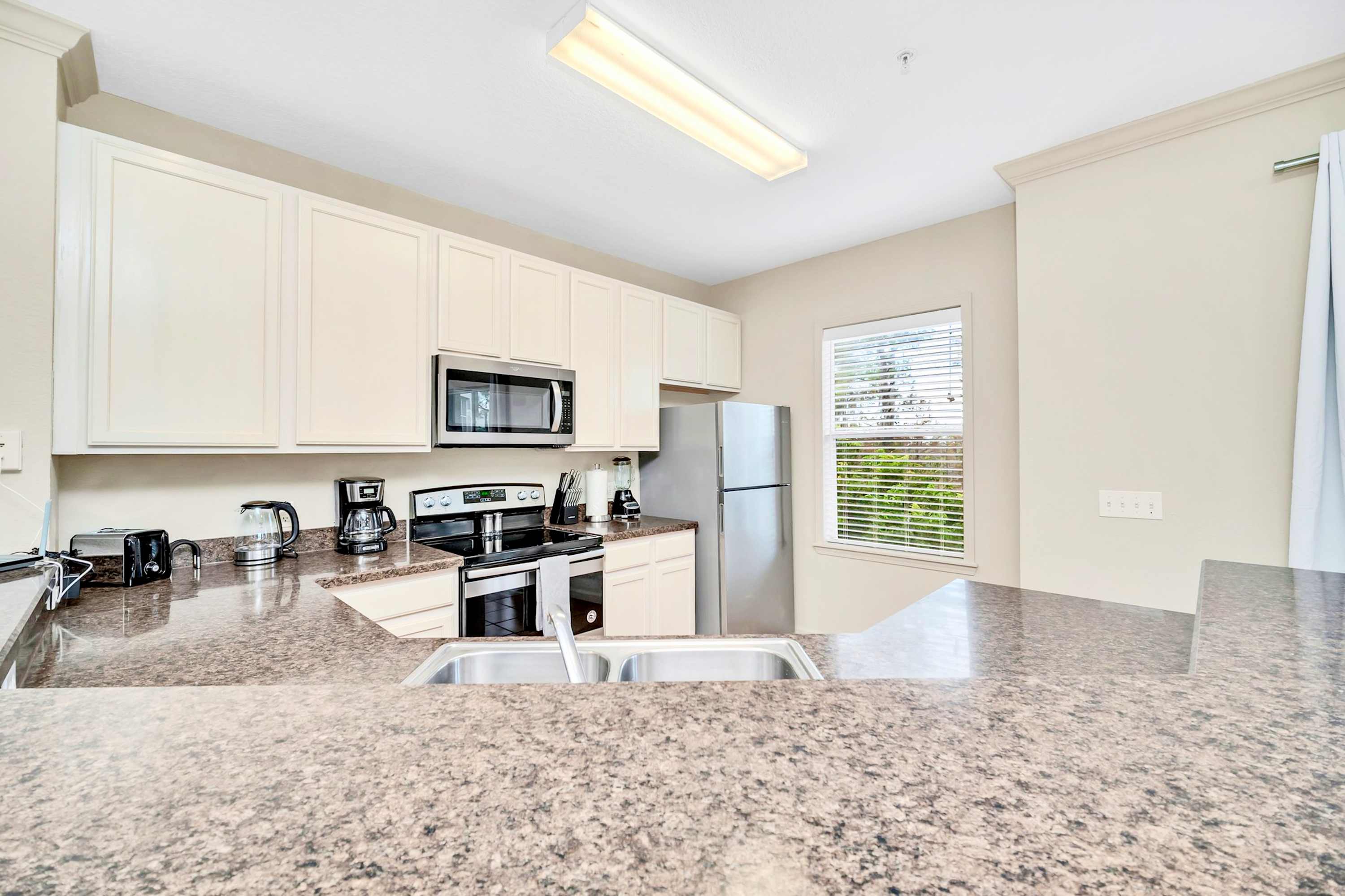 Fully equipped kitchen 