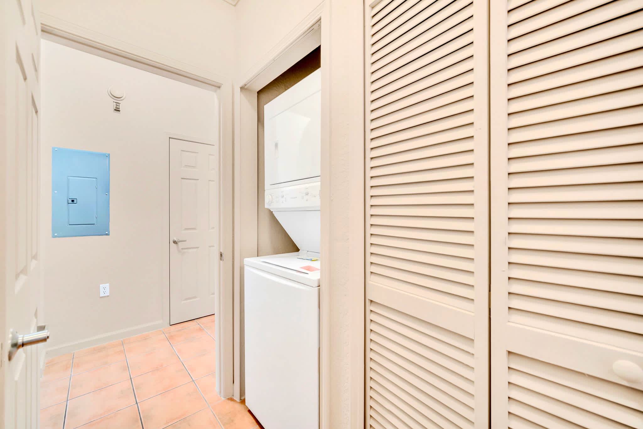 In-suite laundry facilities (washer and dryer)