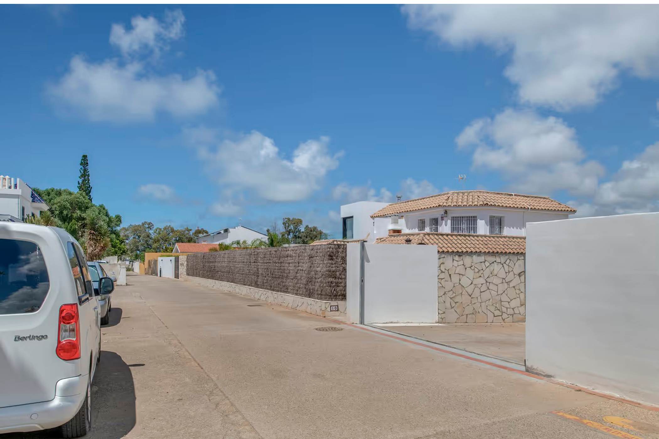 Casa en Conil: apartamento con piscina compartida, jardín y parking privado - image 27