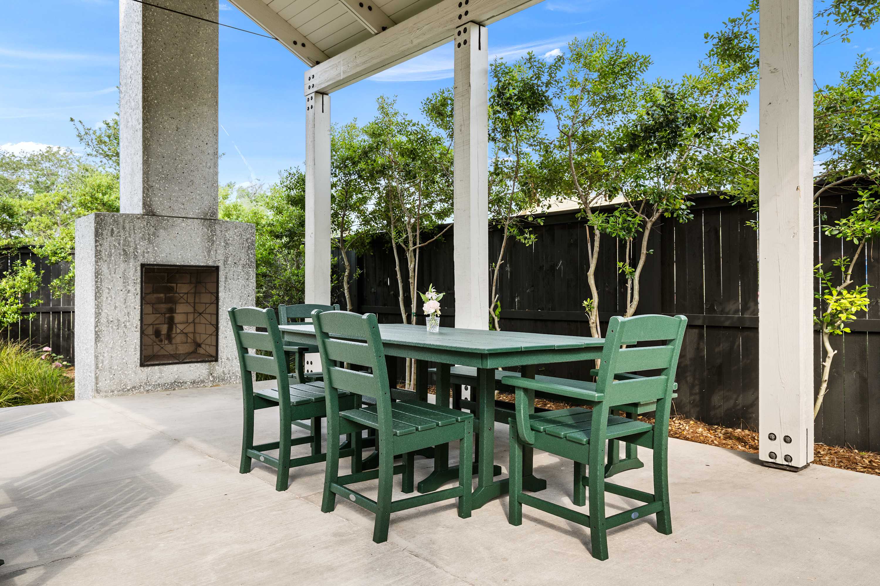 Shared Outdoor Space! Feel free to to use the shared gazebo!