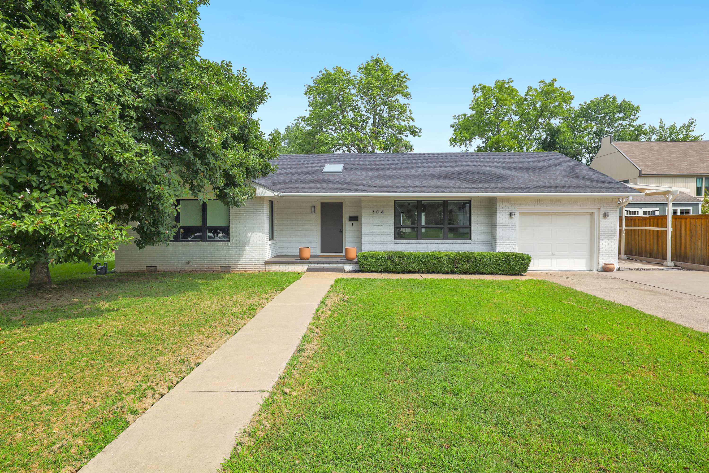 Eclectic Retreat, Downtown Bentonville
