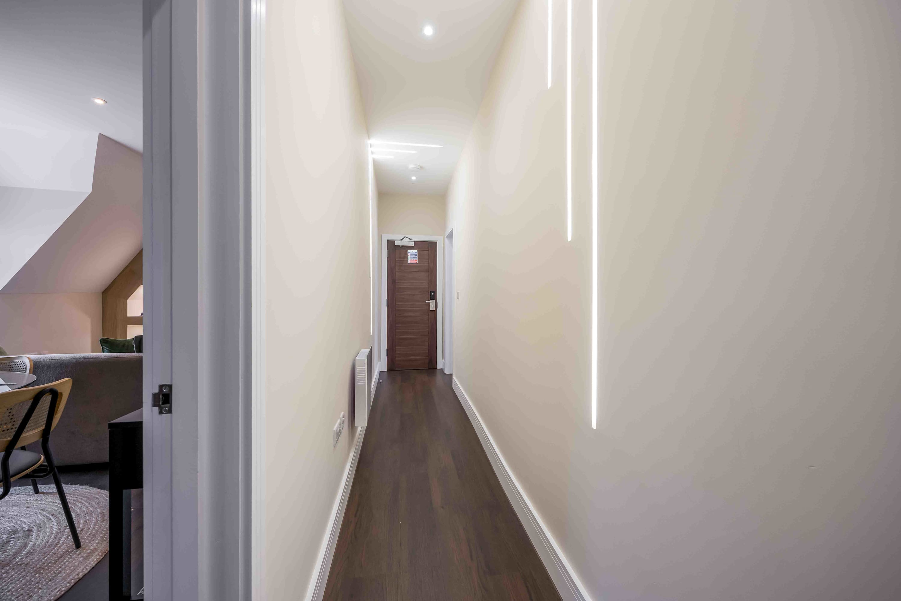 Newly Renovated Luxurious Retreat with Parking