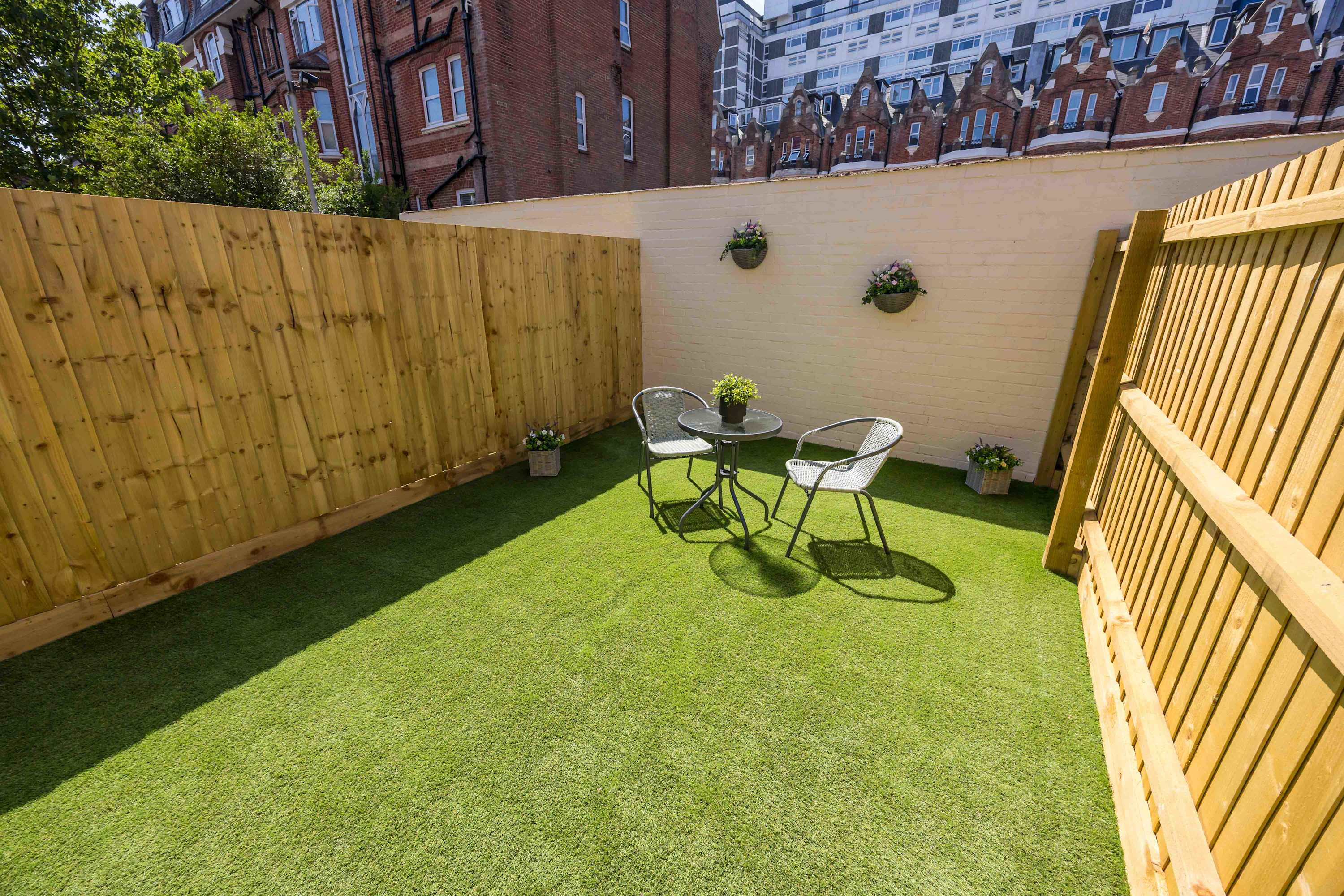 Relaxed &  Luxurious Apartment with Garden
