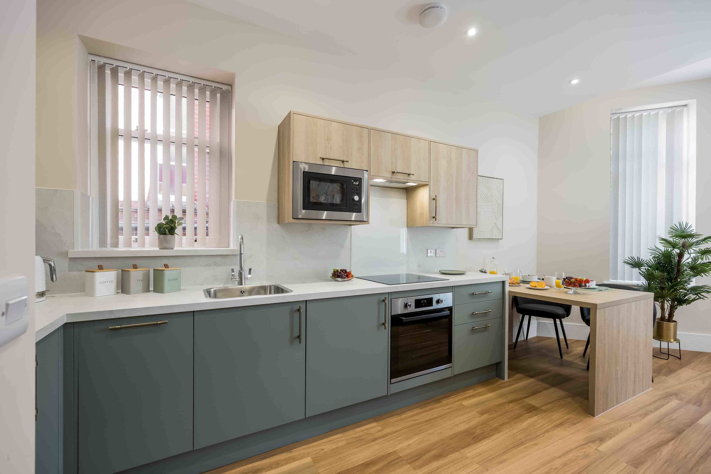 Relaxed & Luxurious Apartment with Garden - Photo 3