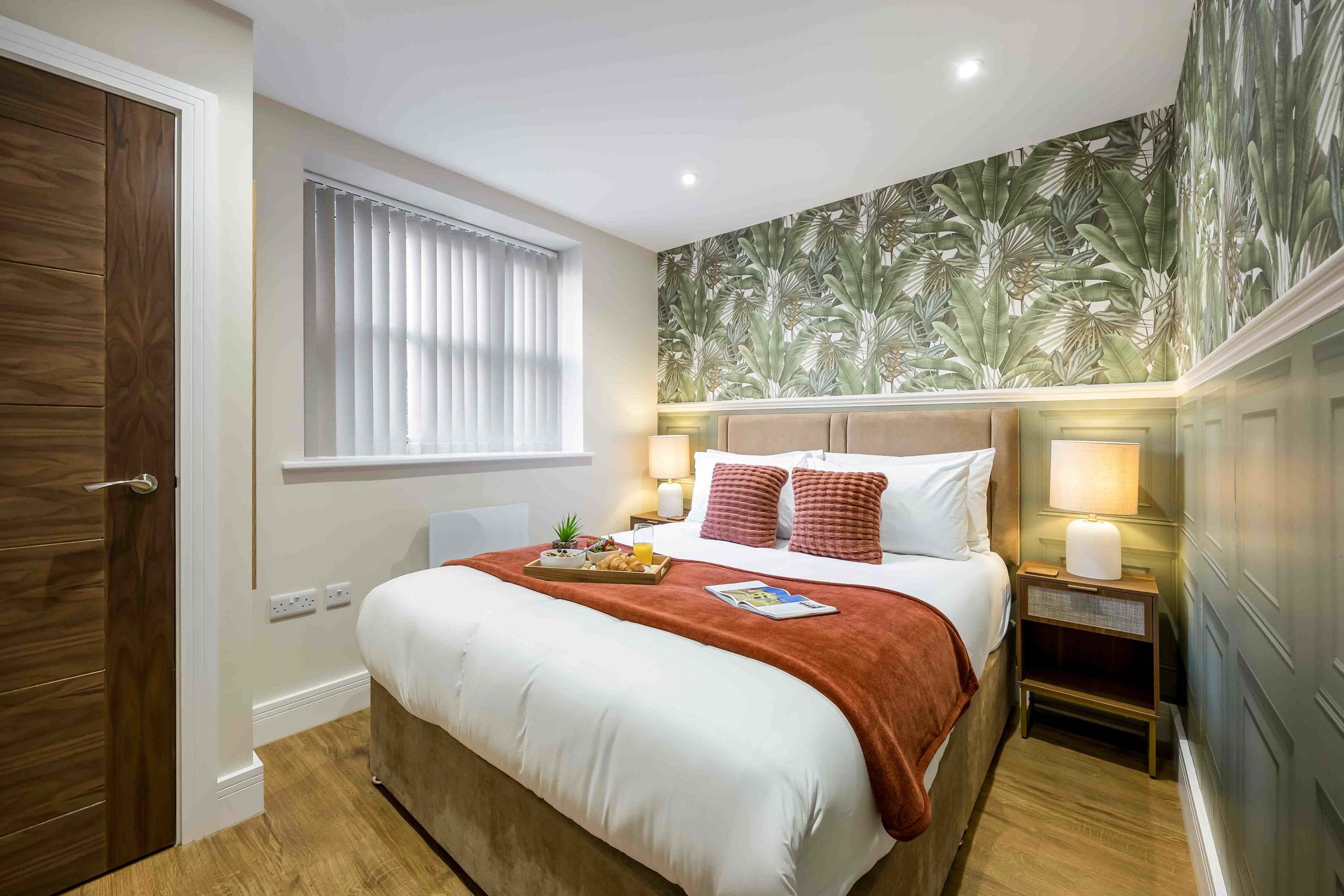 Luxe Coastal Apartament with Garden