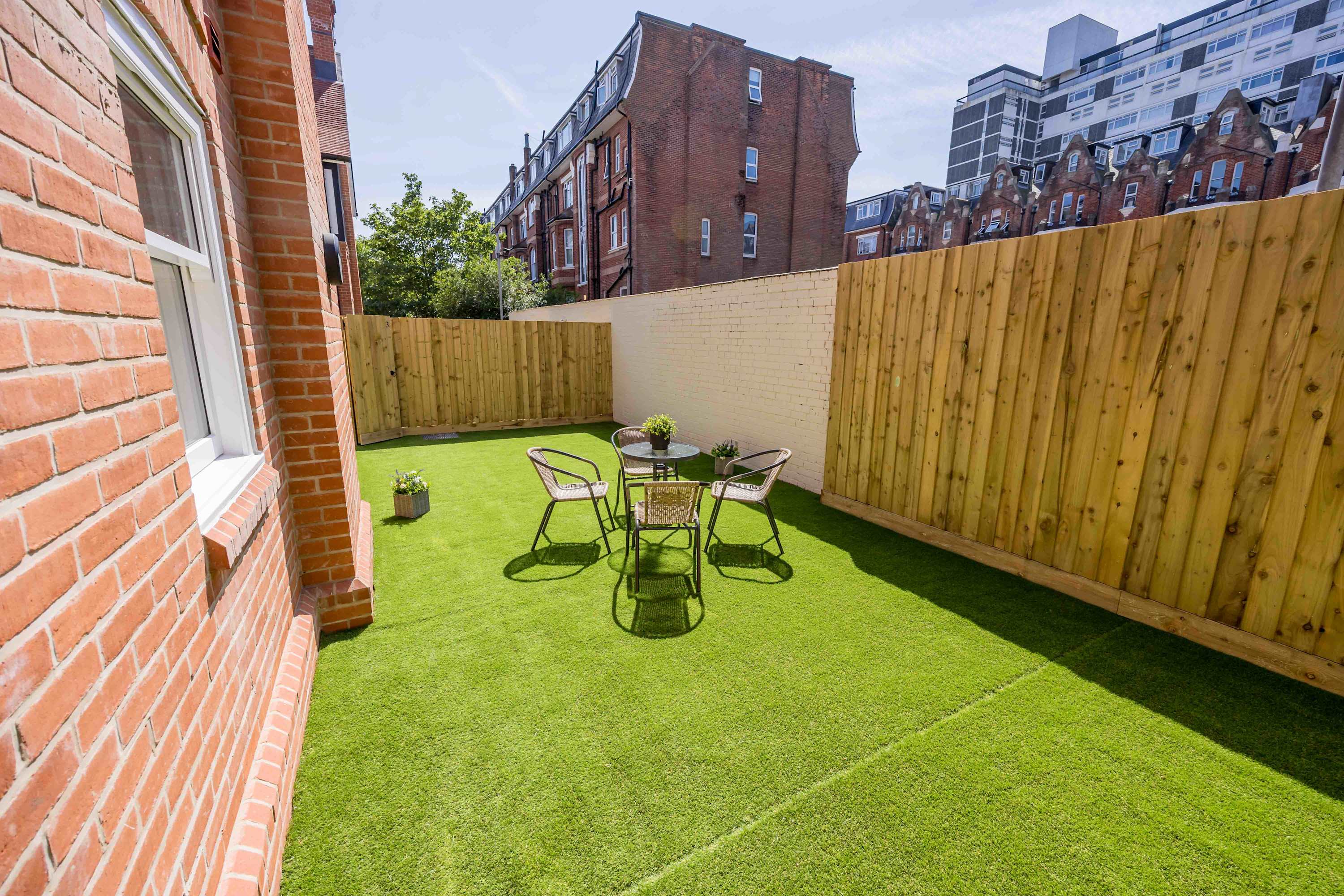 Luxe Coastal Apartament with Garden