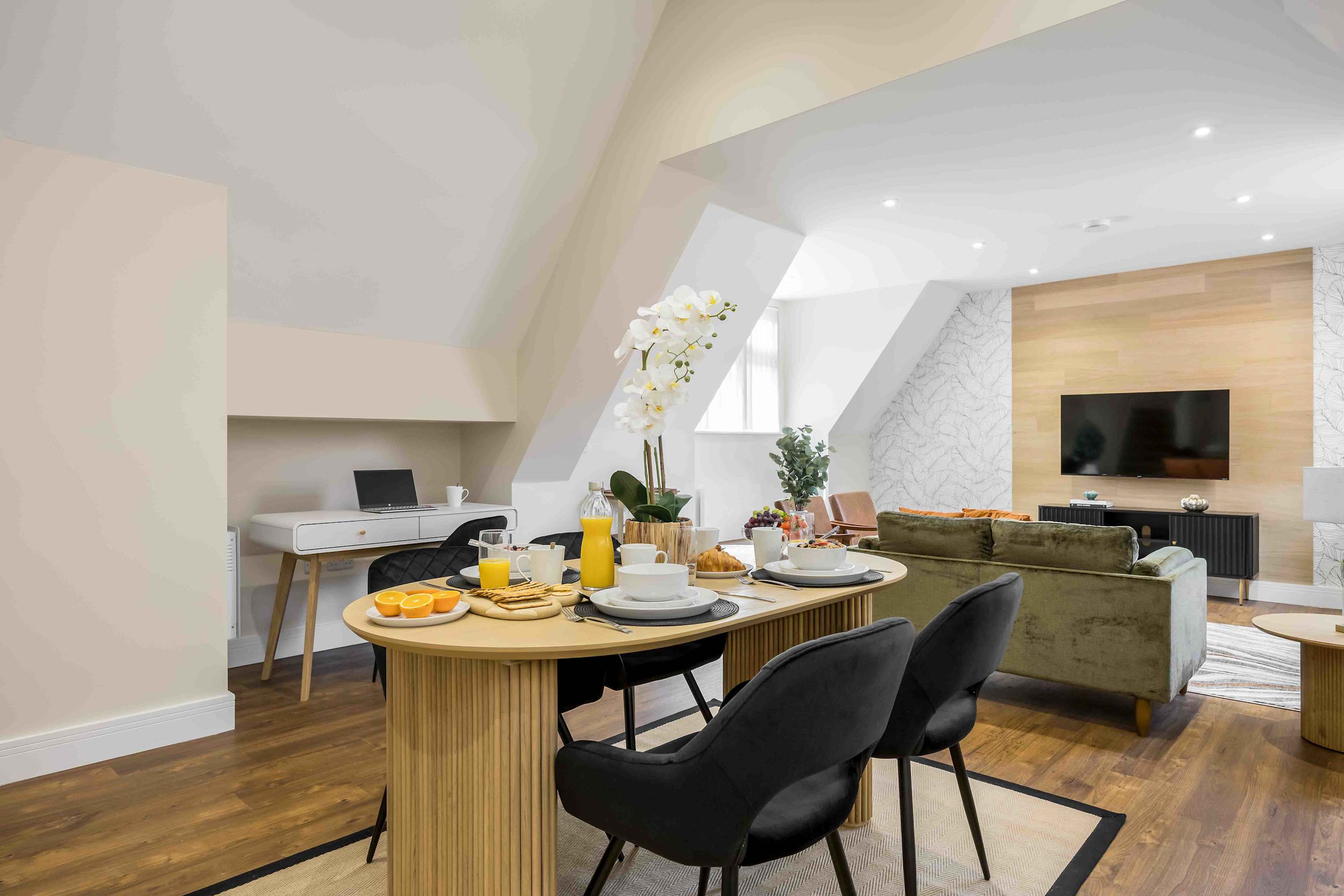Elegant Family Gataway with Balcony and parking
