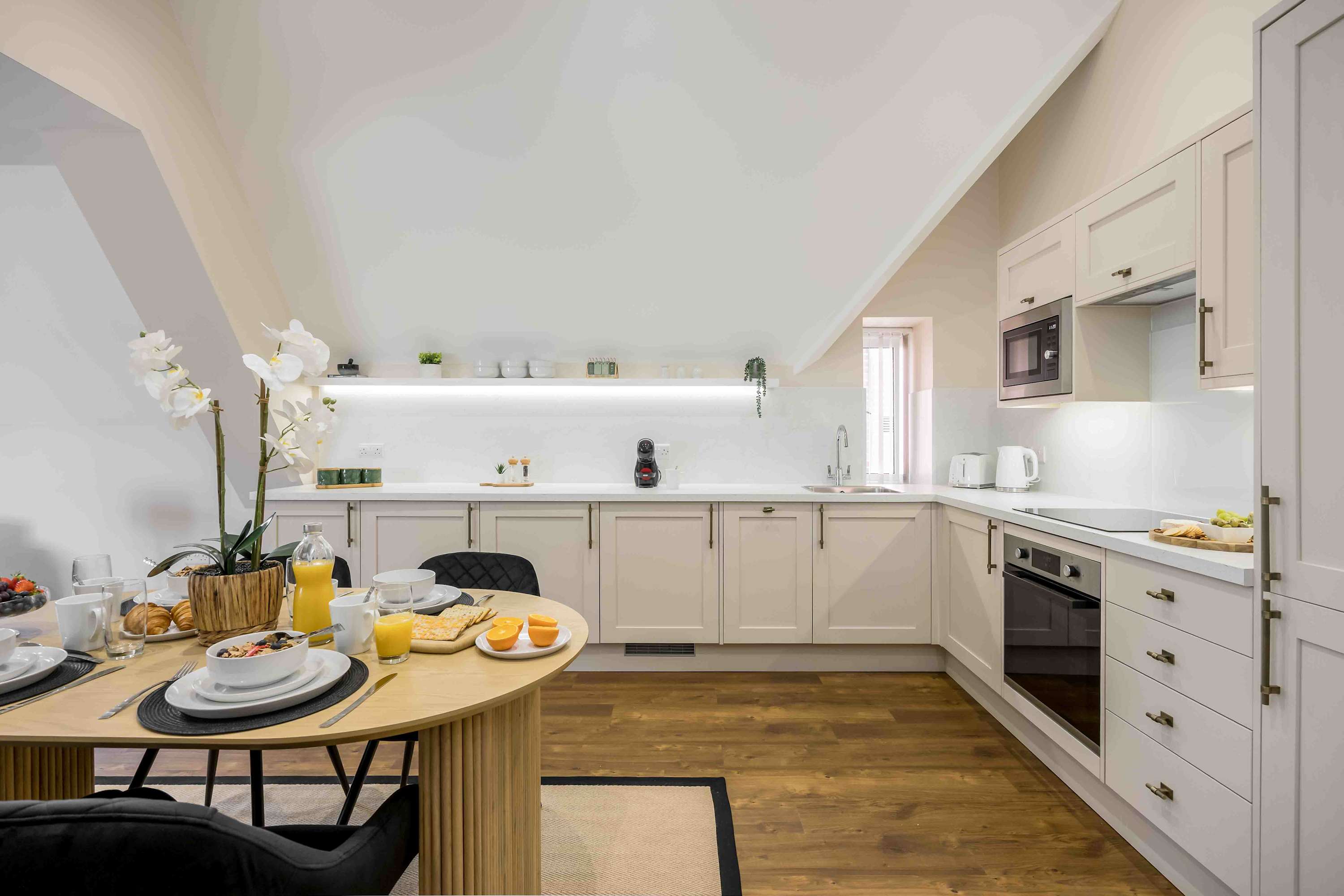 Elegant Family Gataway with Balcony and parking