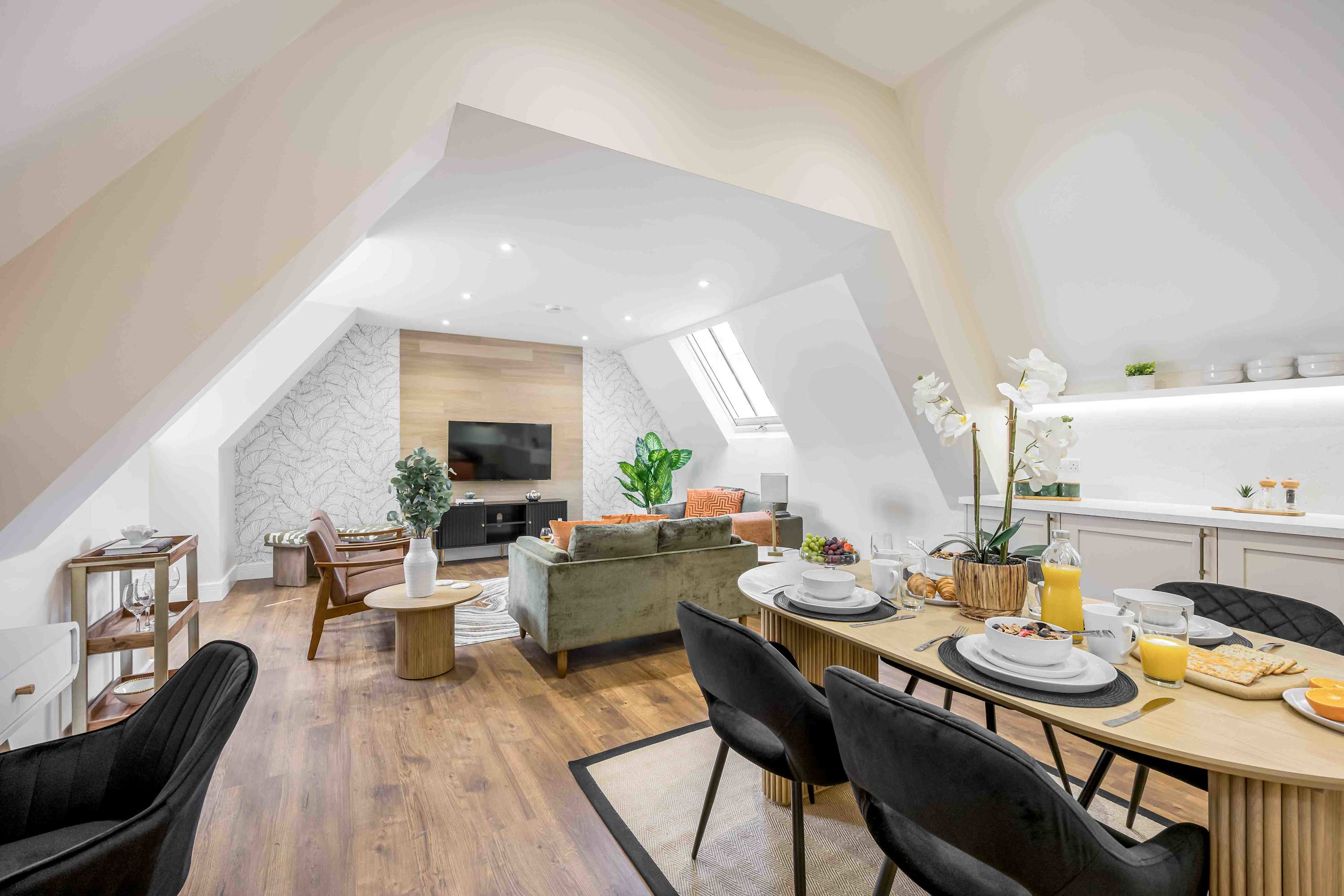 Elegant Family Gataway with Balcony and parking