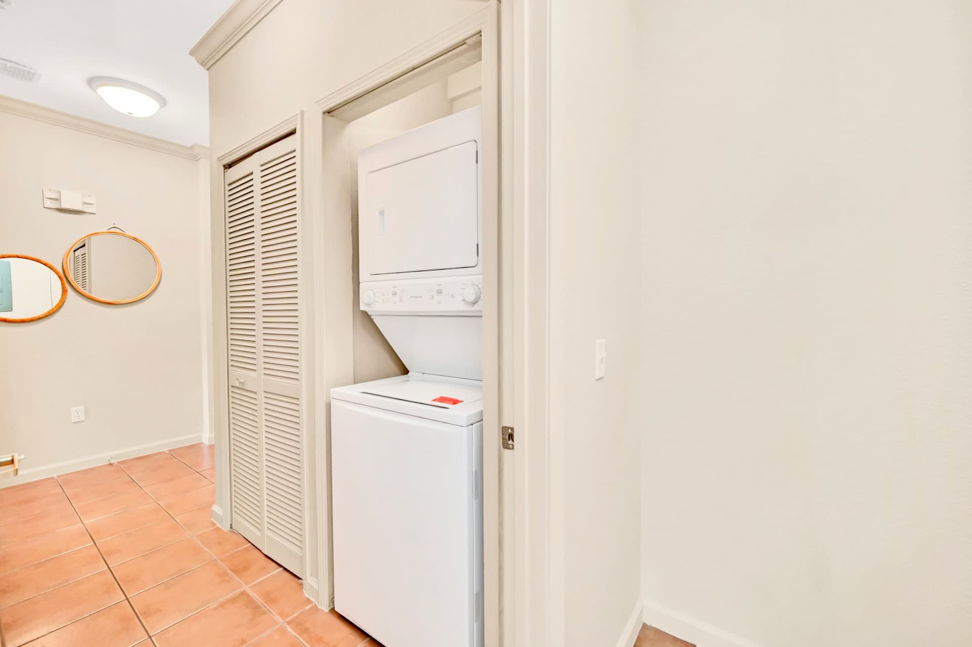 In-suite laundry facilities (washer and dryer)