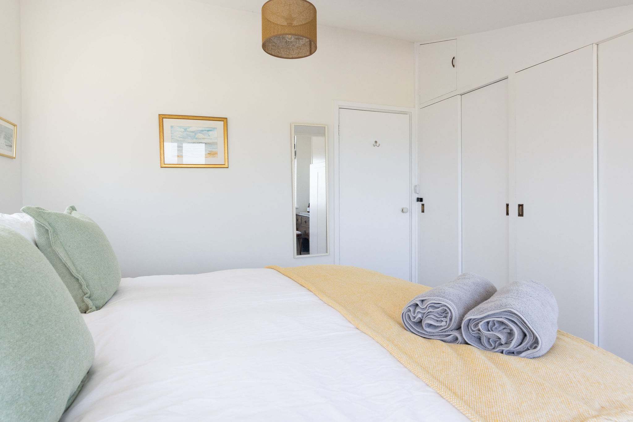 Built-in wardrobes and coastal calm vibes