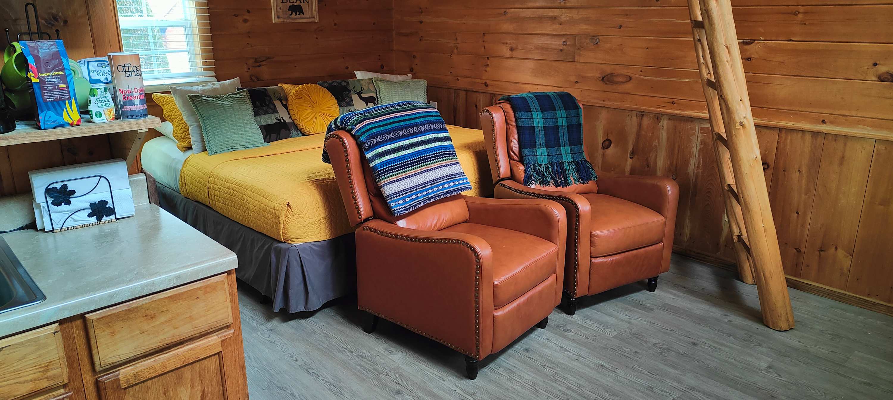 King size bed with 2 lounge ready recliners ready for a relaxing stay!
