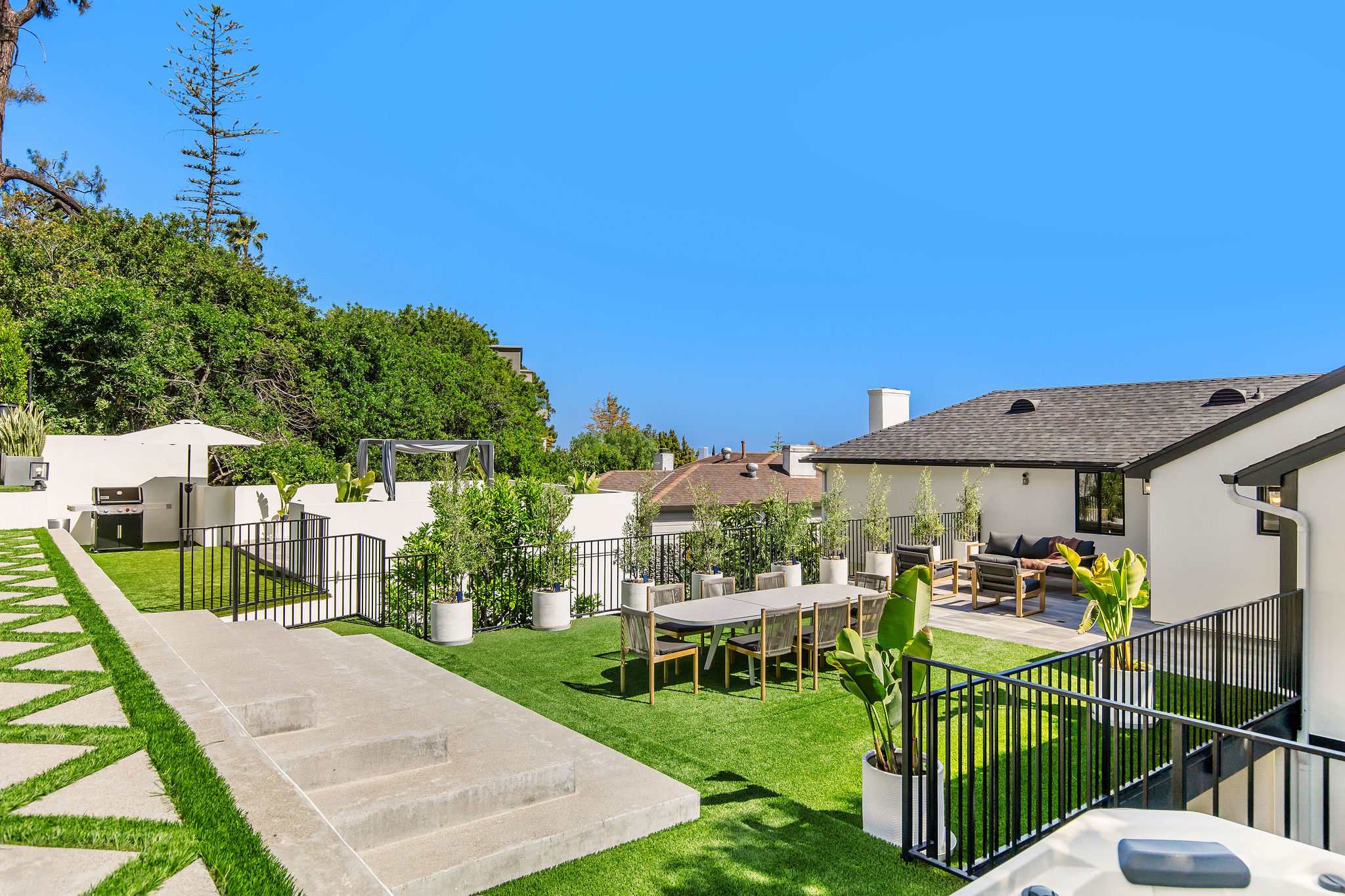 A side yard that feels more like a private garden