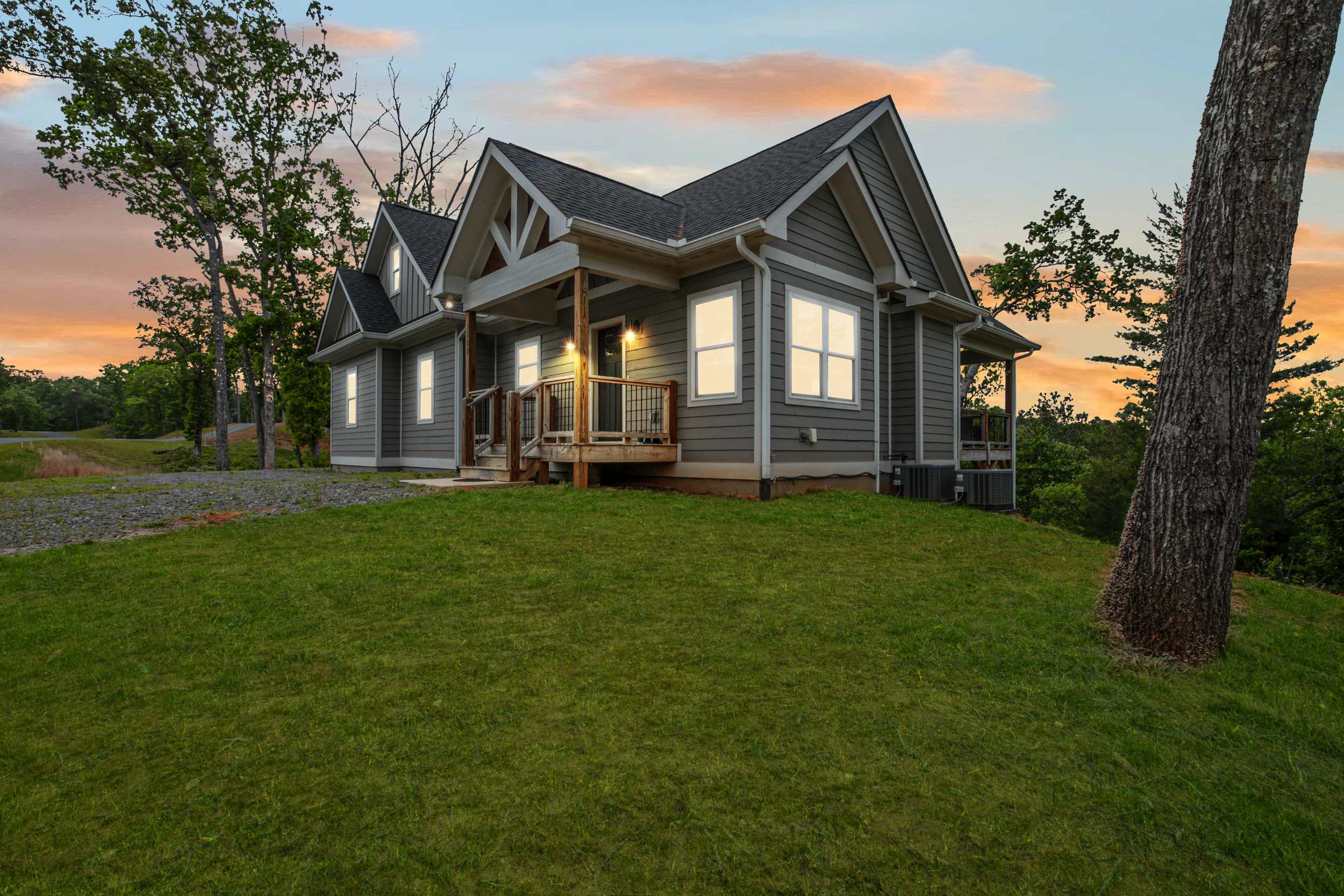 Mountain escape w/ backyard & garden views