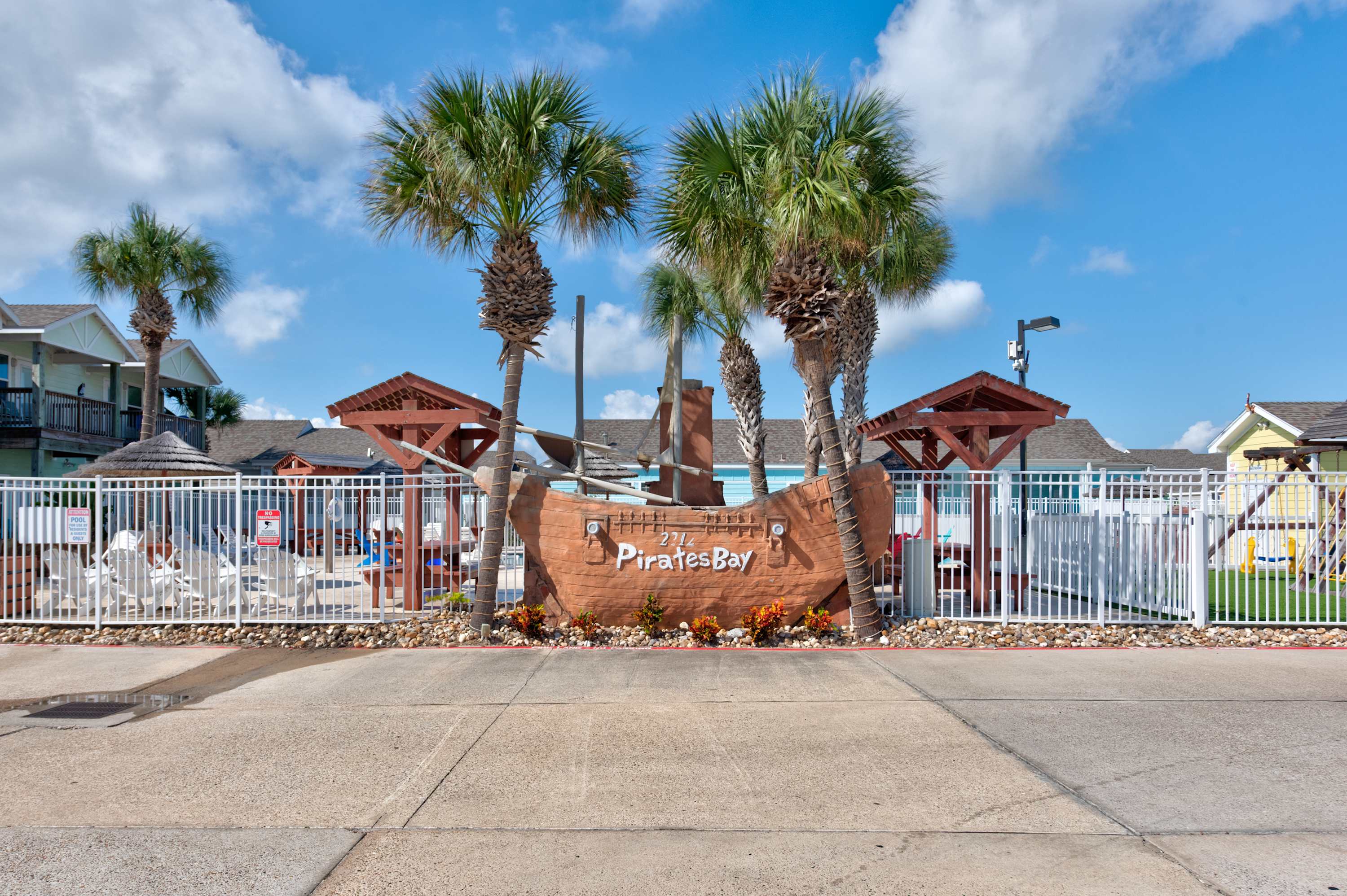 Family Beach Retreat Sleeps 14 | Treasure Island