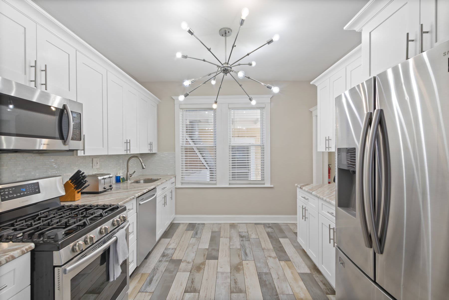 Dazzling Bungalow within 2 Blocks of Beach