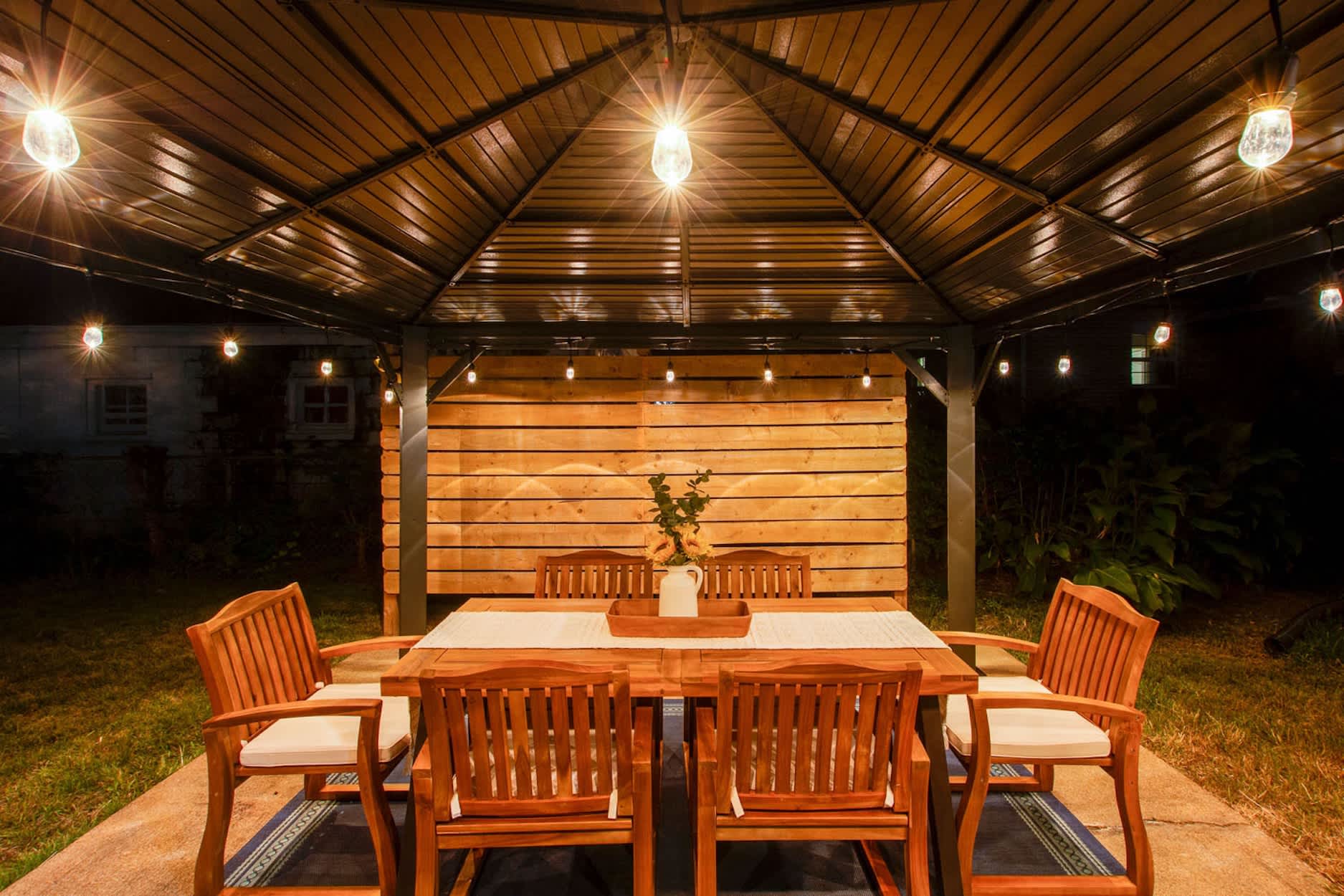 Backyard Retreat for 8 with Pergola Fire Pit