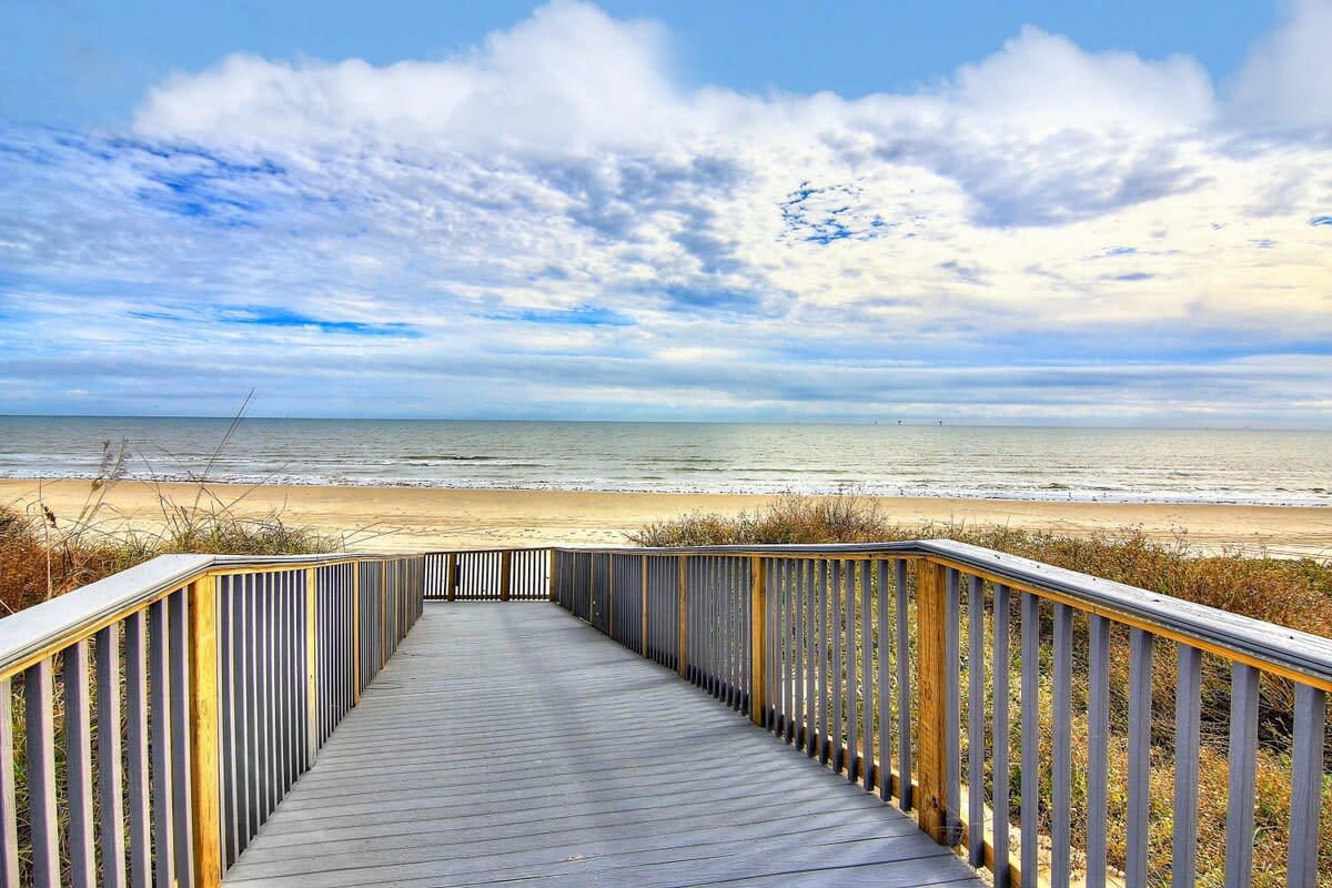 Beachfront Balcony, Pool, Boardwalk | Playa Azul