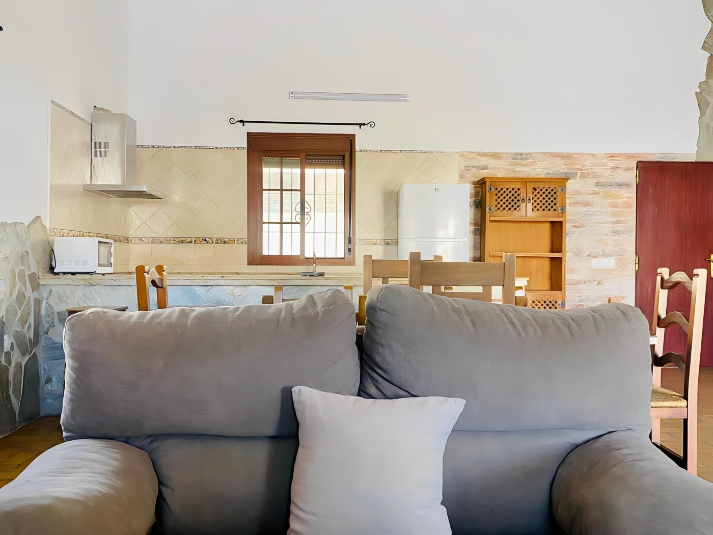 Amplio Chalet con Piscina, Terraza y Barbacoa – Cerca del Mar en Conil - image 14